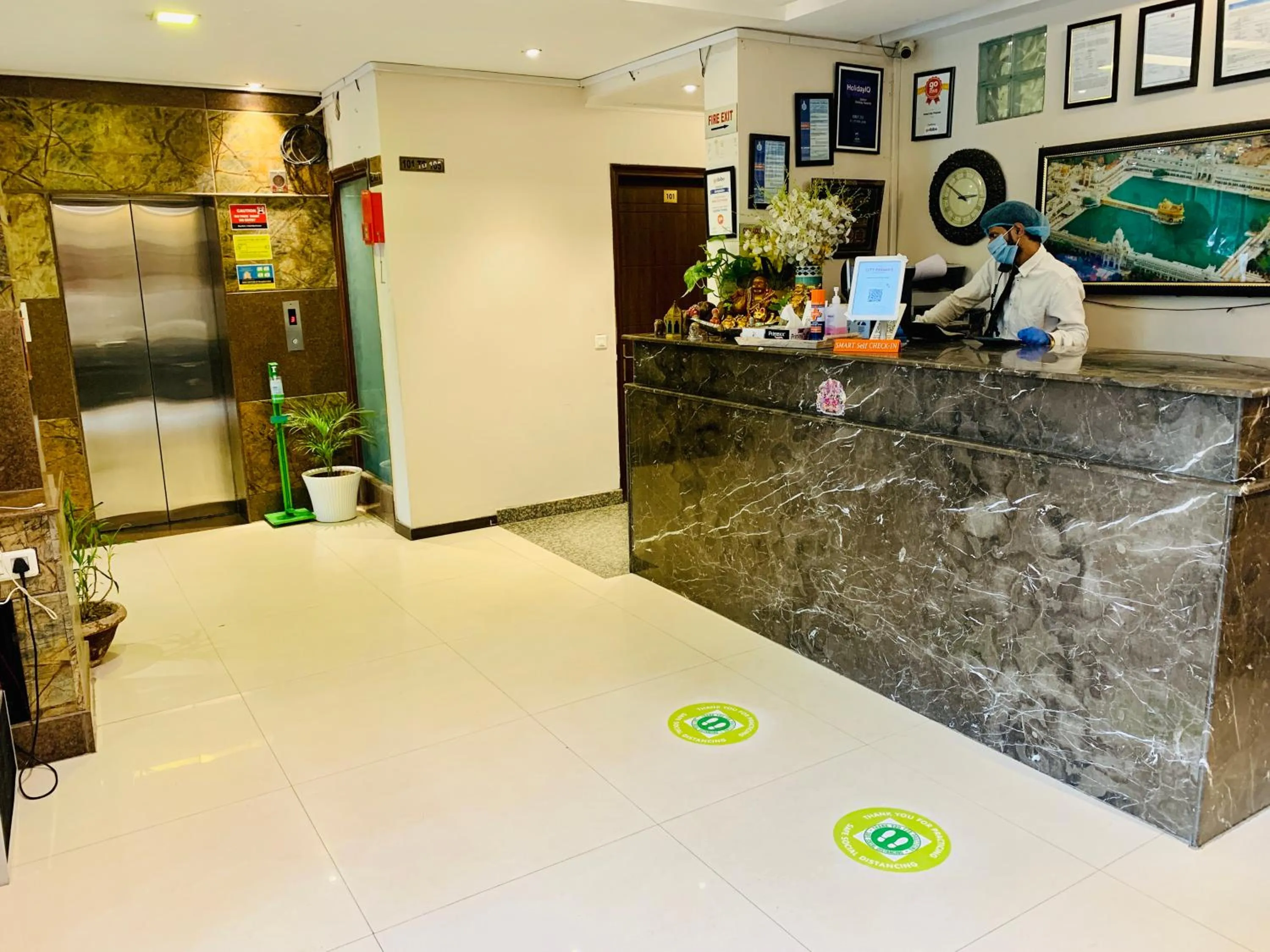 Lobby or reception in Hotel City Premier - Near Galleria Market , Super Mart-1 DLF Gurgaon