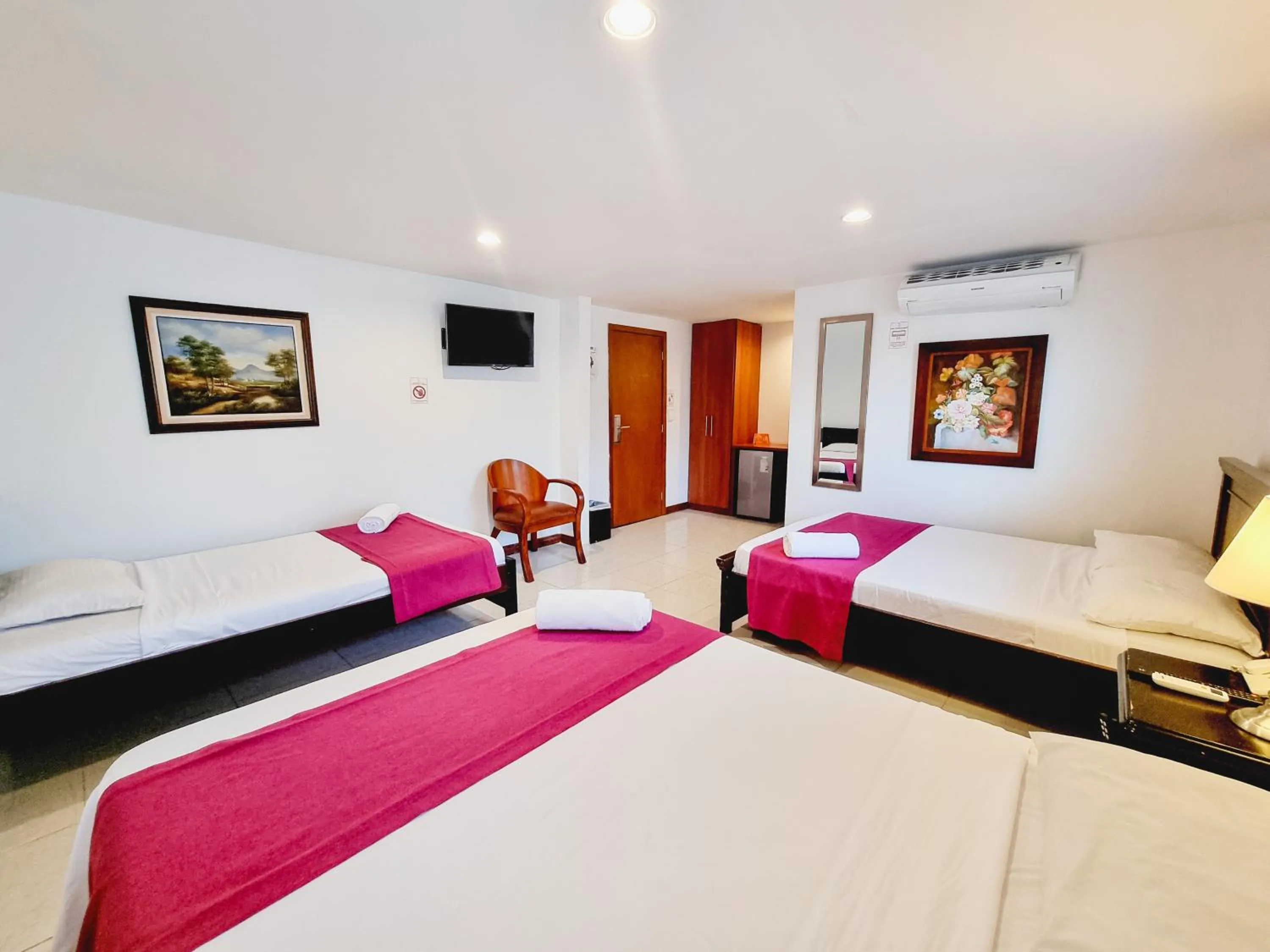 Bedroom, Bed in Hotel Karlo By GHO Hoteles