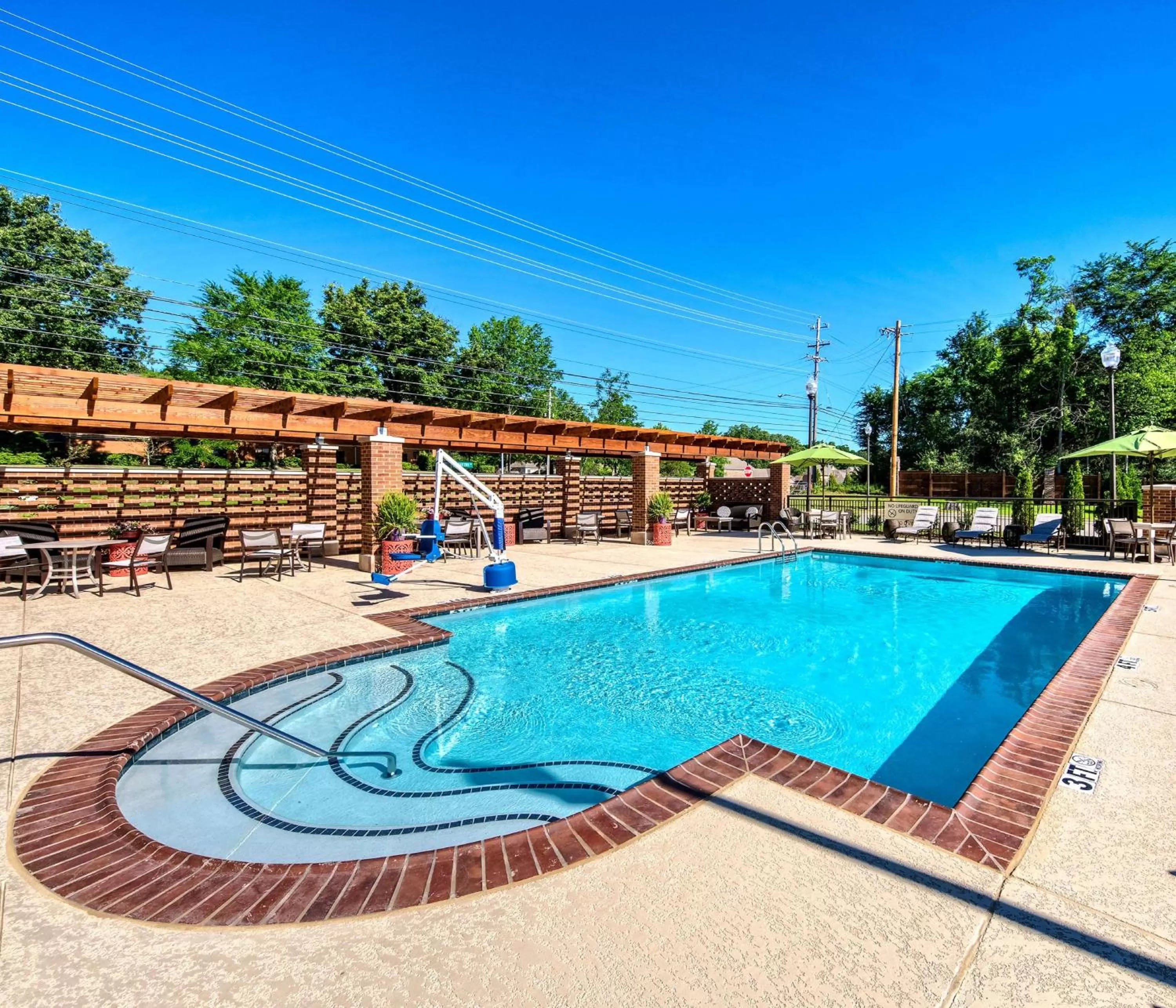 Pool view in Hampton Inn & Suites Memphis Germantown