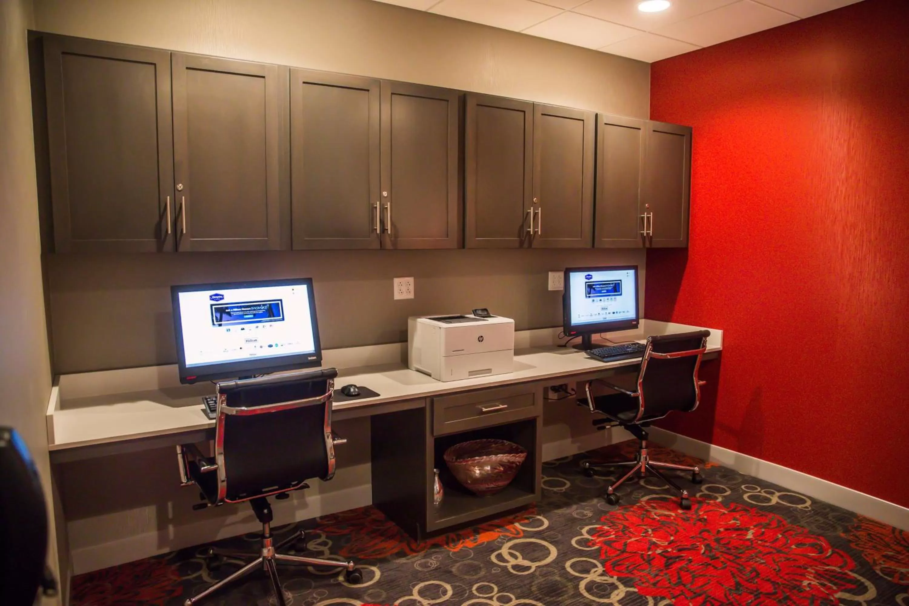 Business facilities in Hampton Inn-Pontiac