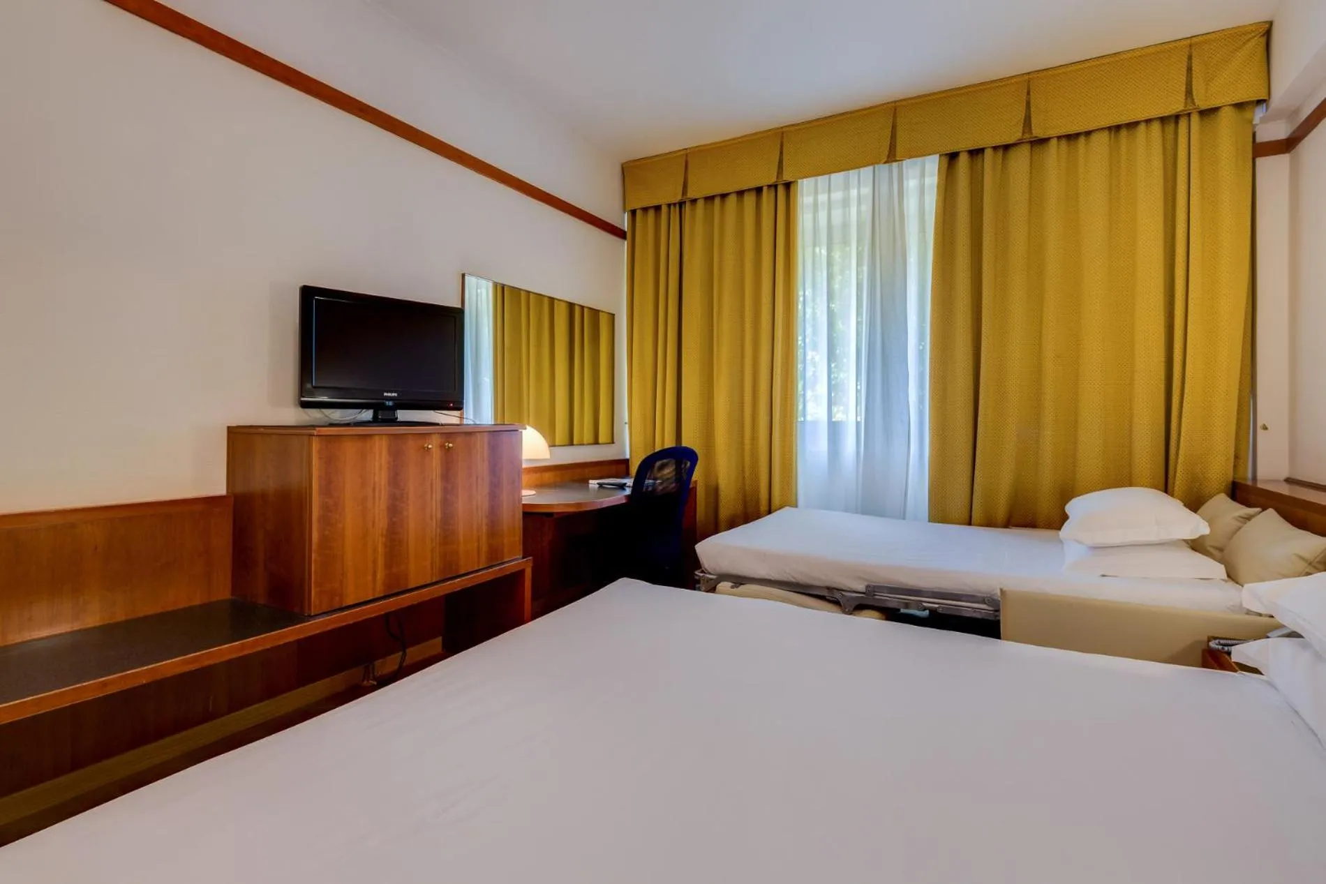 Photo of the whole room, Bed in Best Western City Hotel