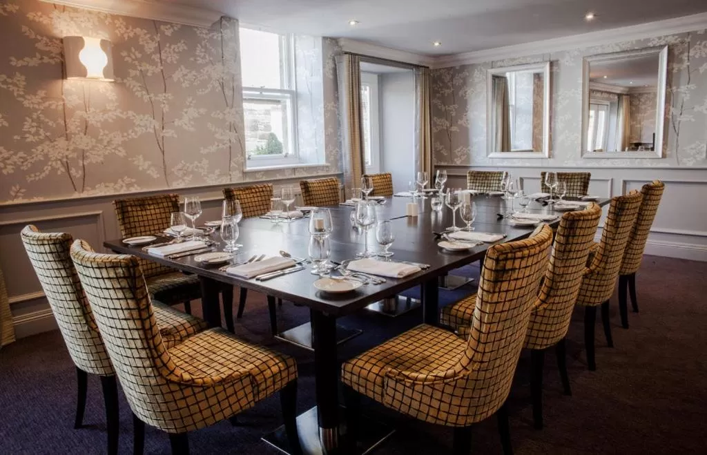 Restaurant/places to eat in Trout Hotel