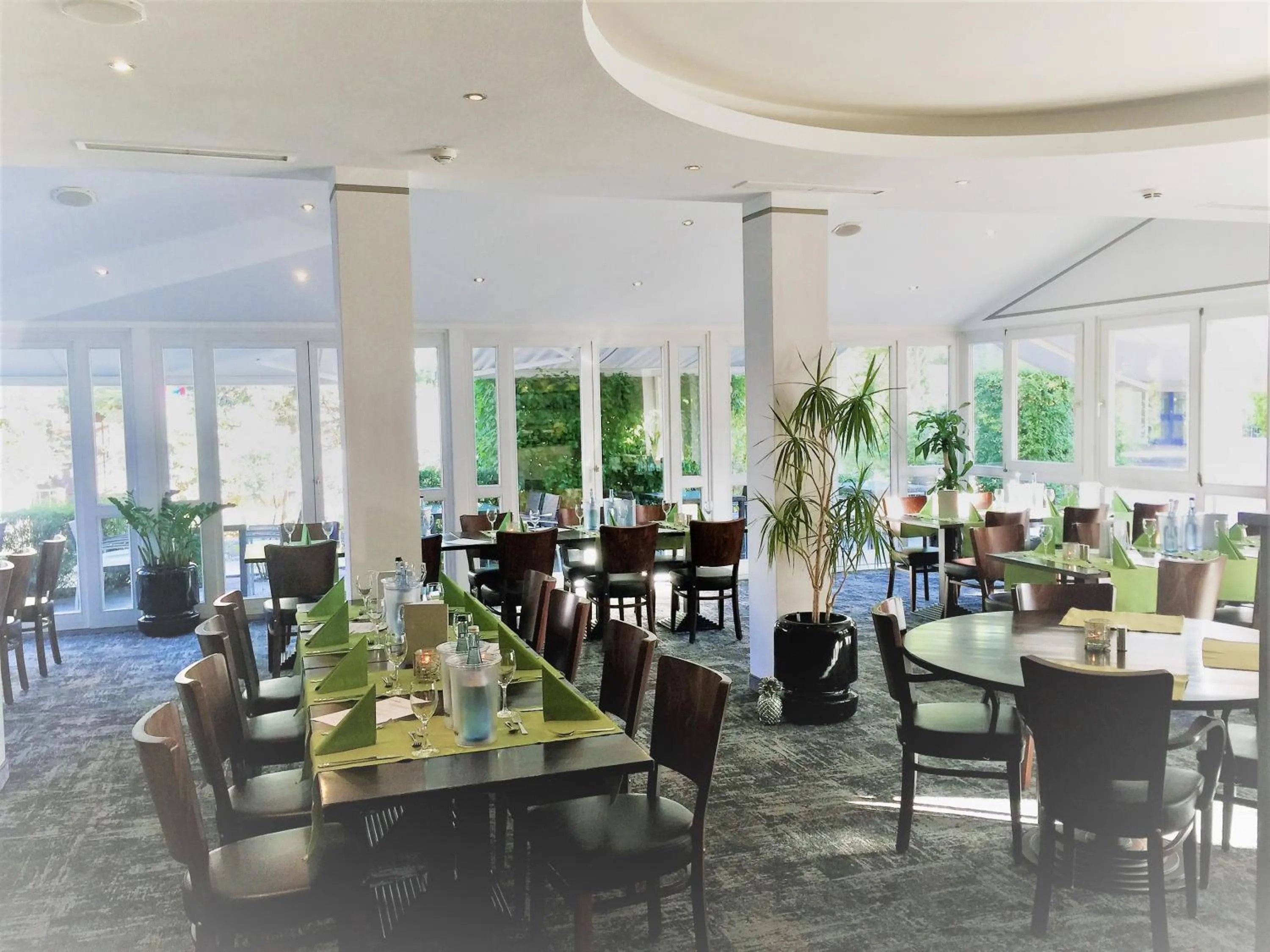Restaurant/places to eat in Hotel Ambiente Walldorf