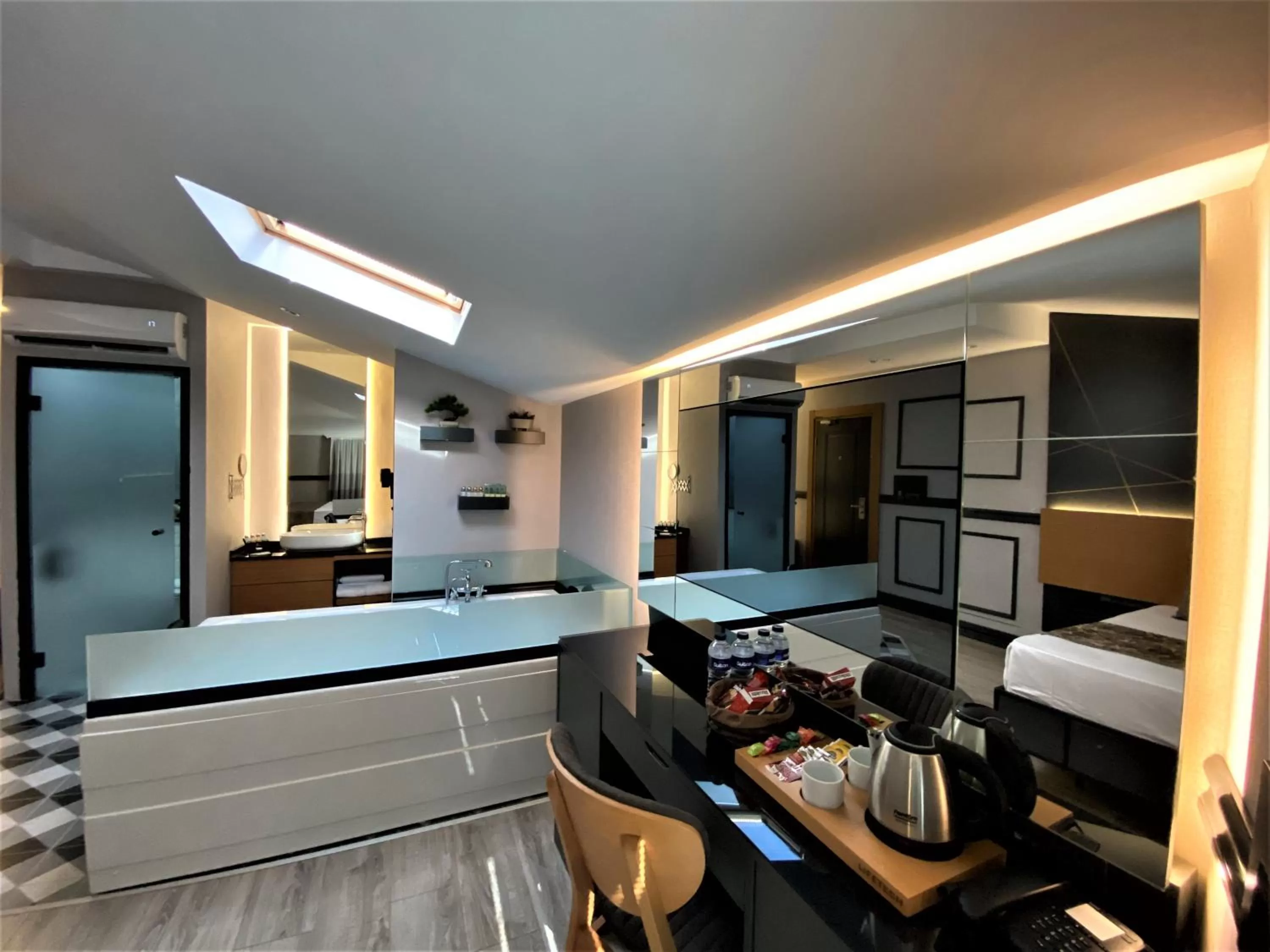 Hot Tub in Confores Hotel