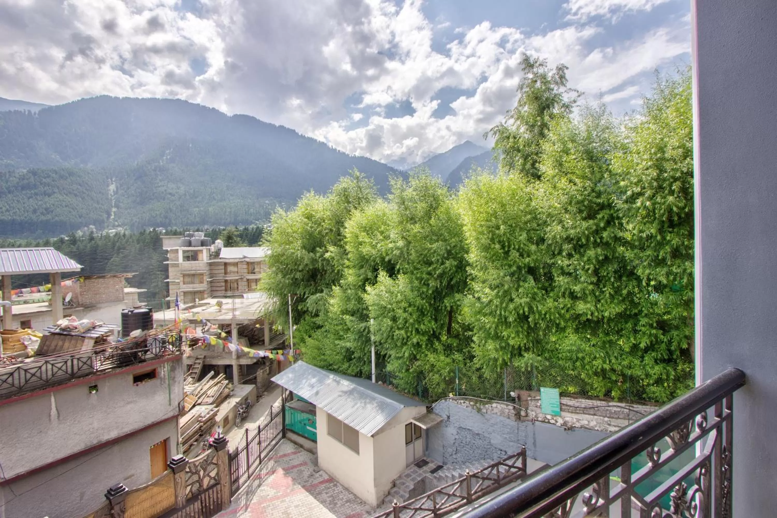 Balcony/Terrace in Woodstock Inn Manali 800 Mtrs from Mall Road