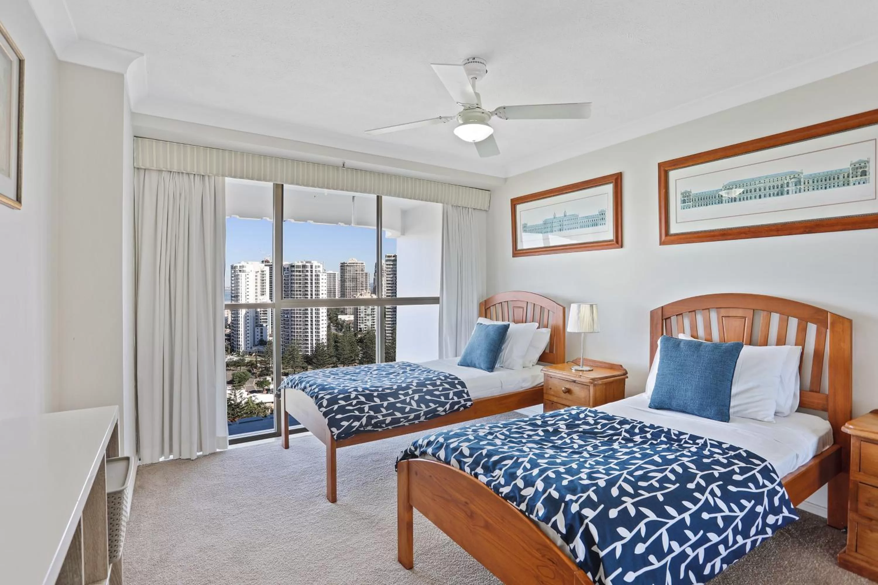 Bedroom, Bed in De Ville Apartments