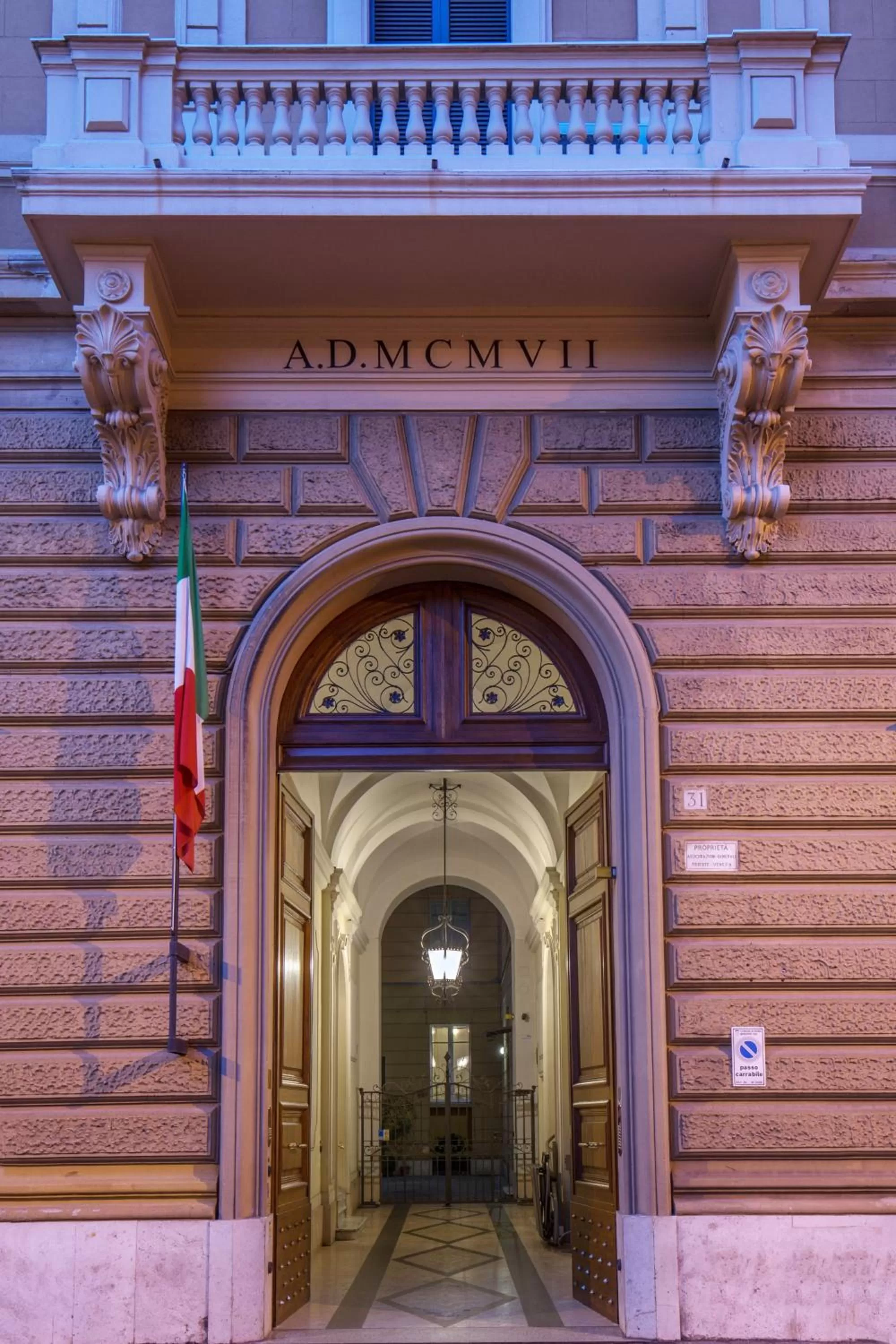 Facade/entrance in Piccolo Imperiale