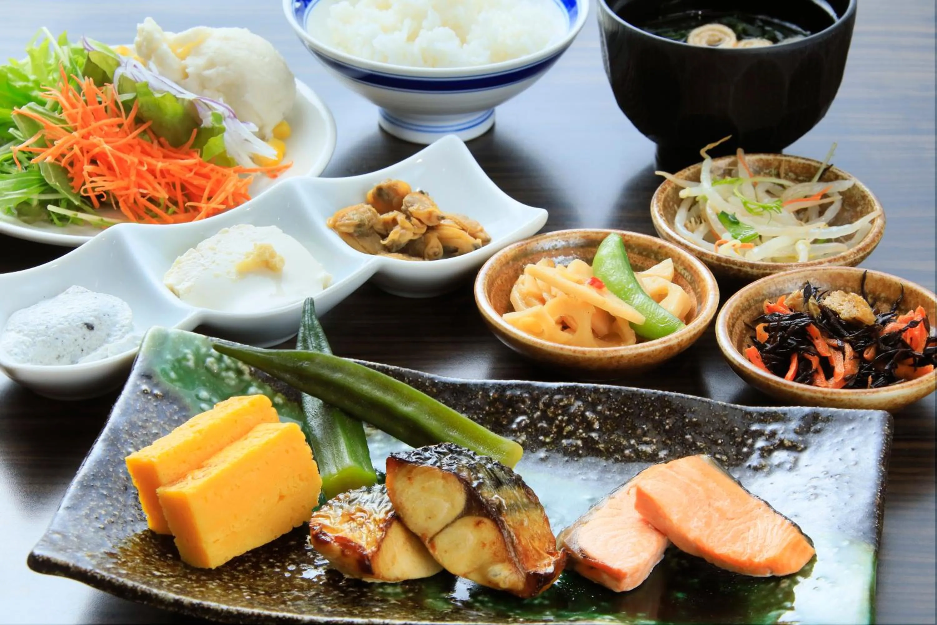 Food and drinks in Daiwa Roynet Hotel Tokyo Akabane