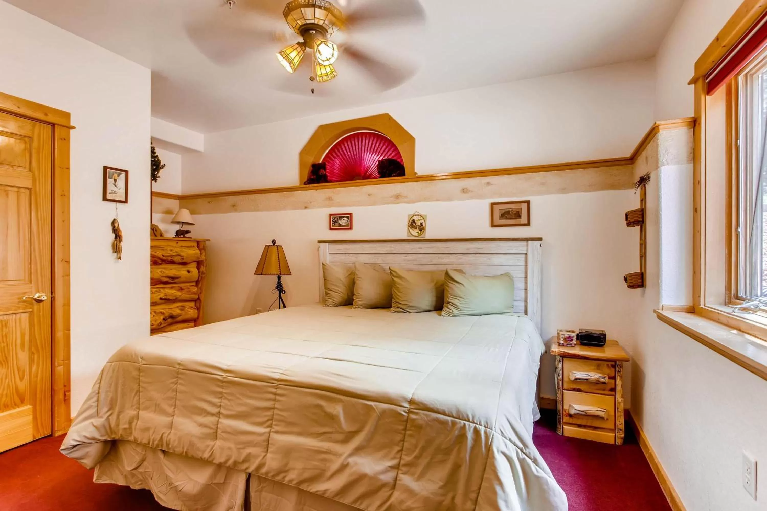 Bed in Estes Park Condos