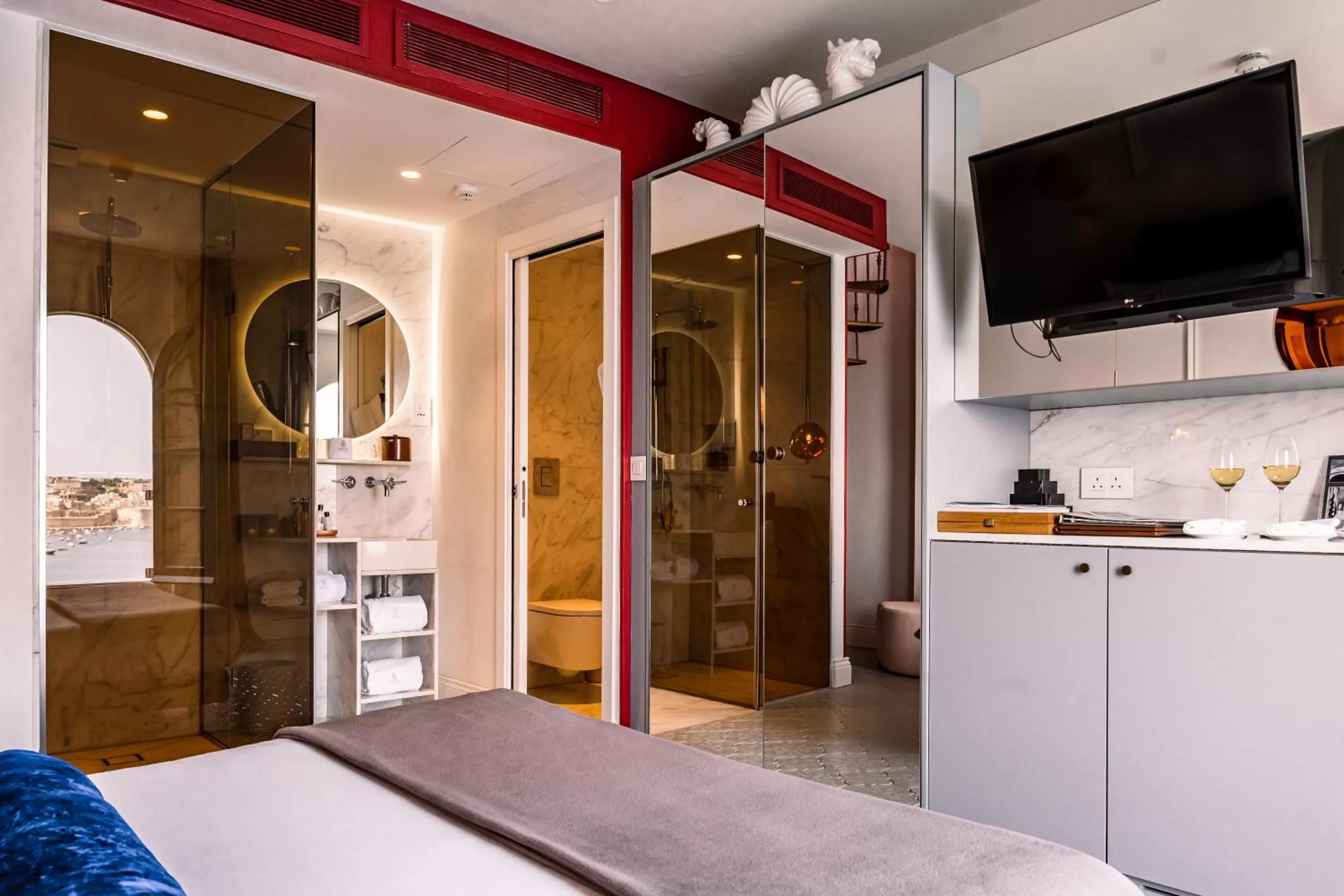 Bedroom, Bed in Iniala Harbour House