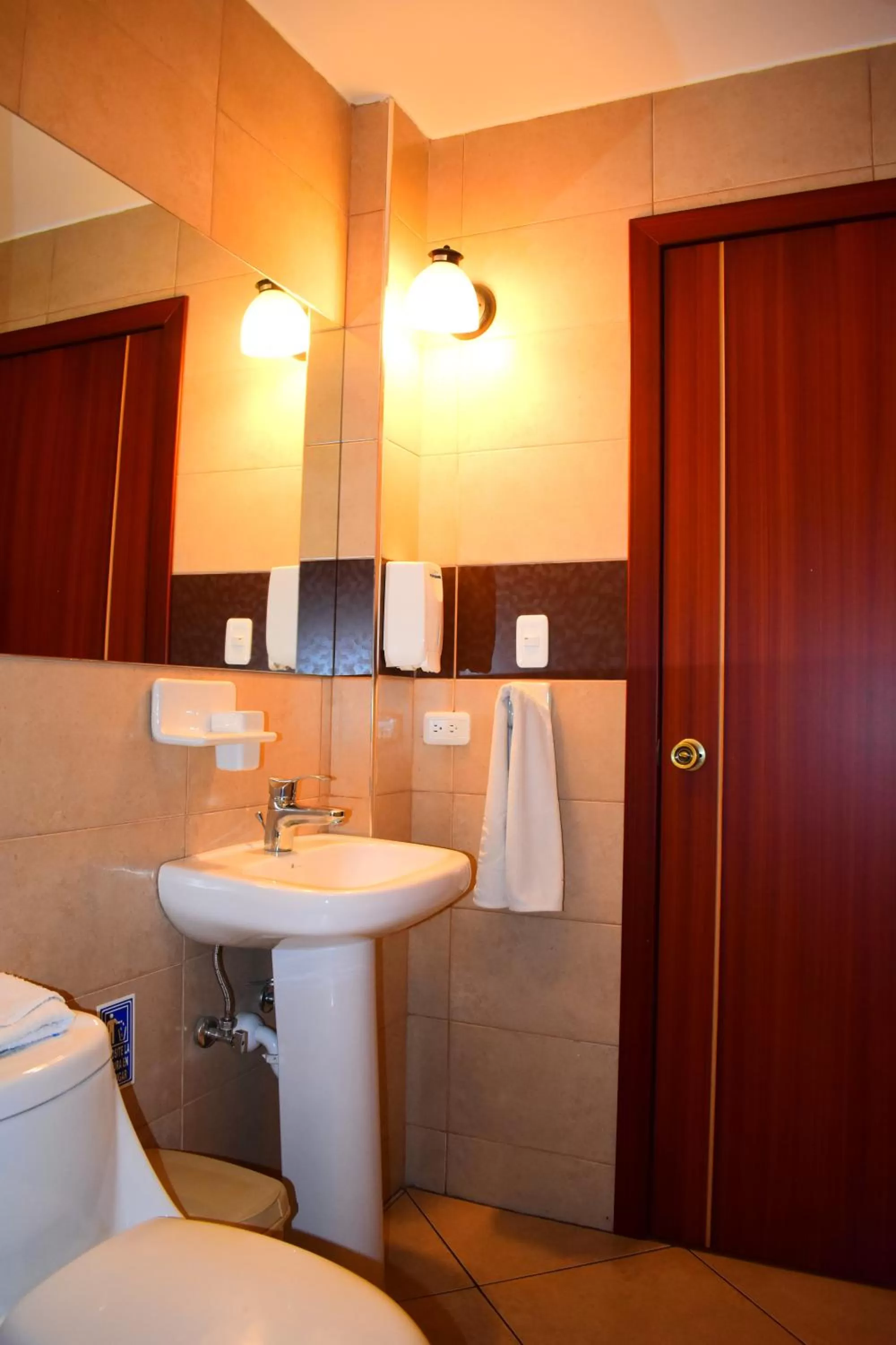 Toilet in Hotel Endamo