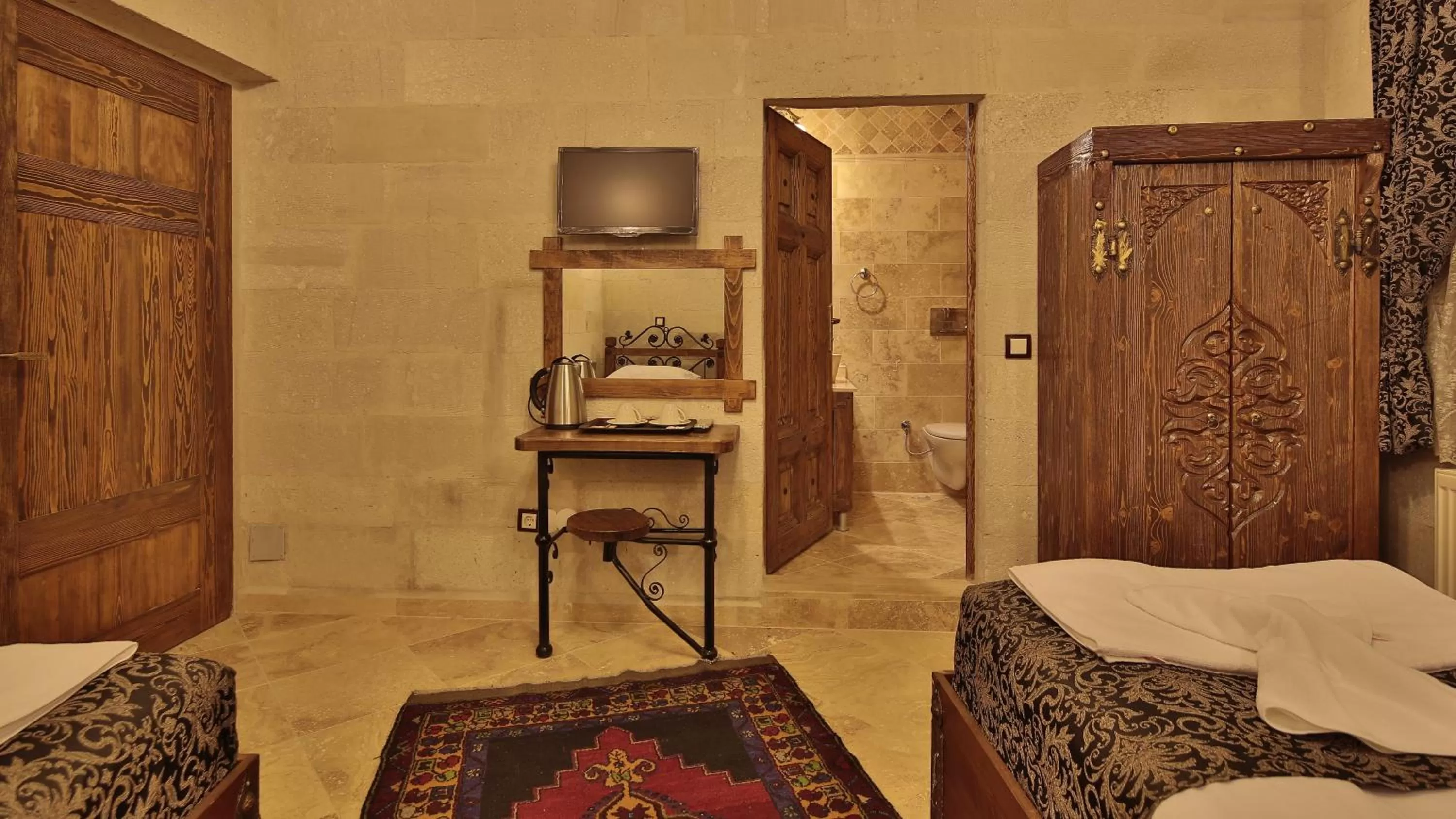 Bathroom, Bed in Cappadocia Cave Land Hotel