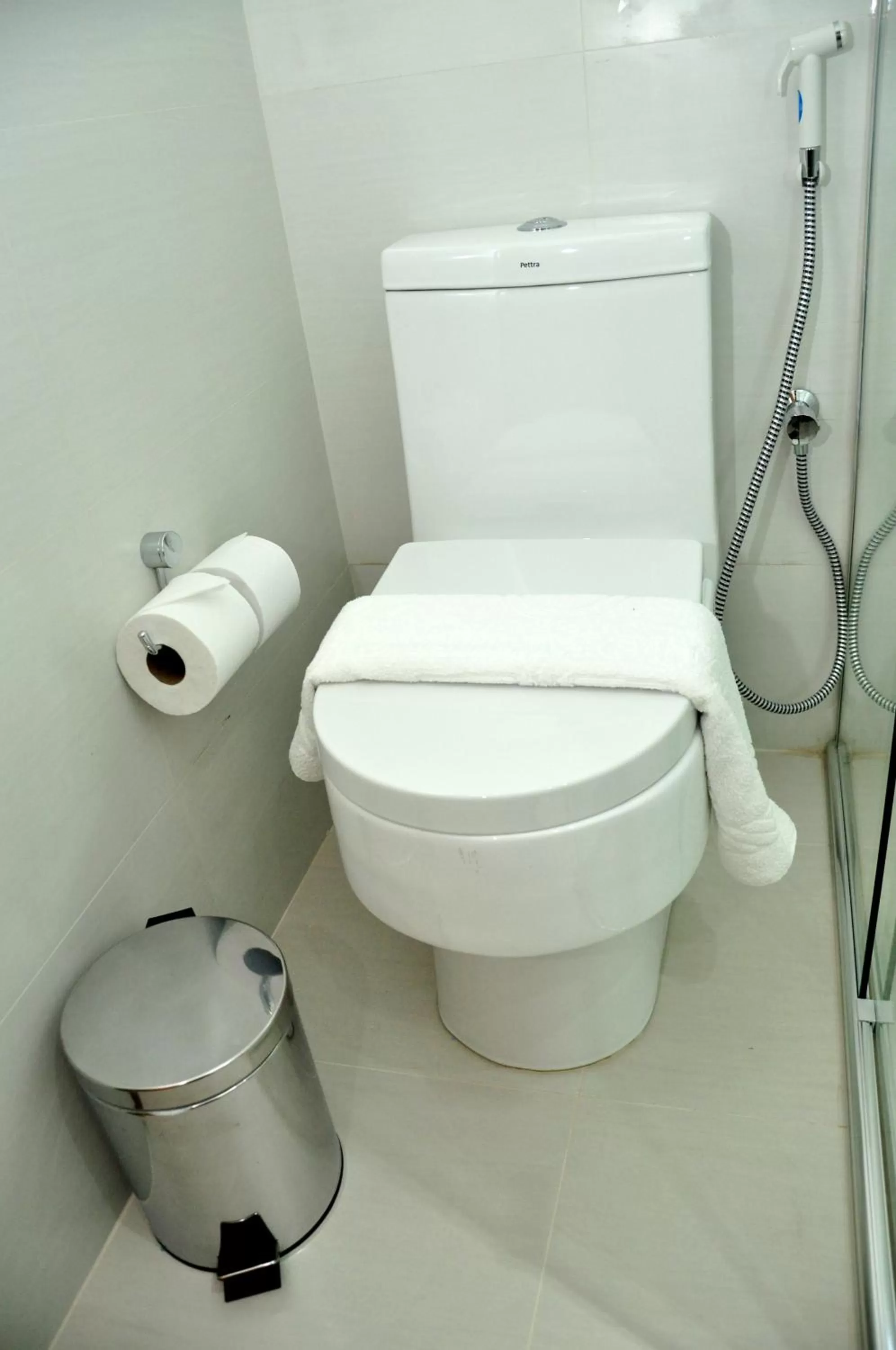 Toilet in Hotel Mohave