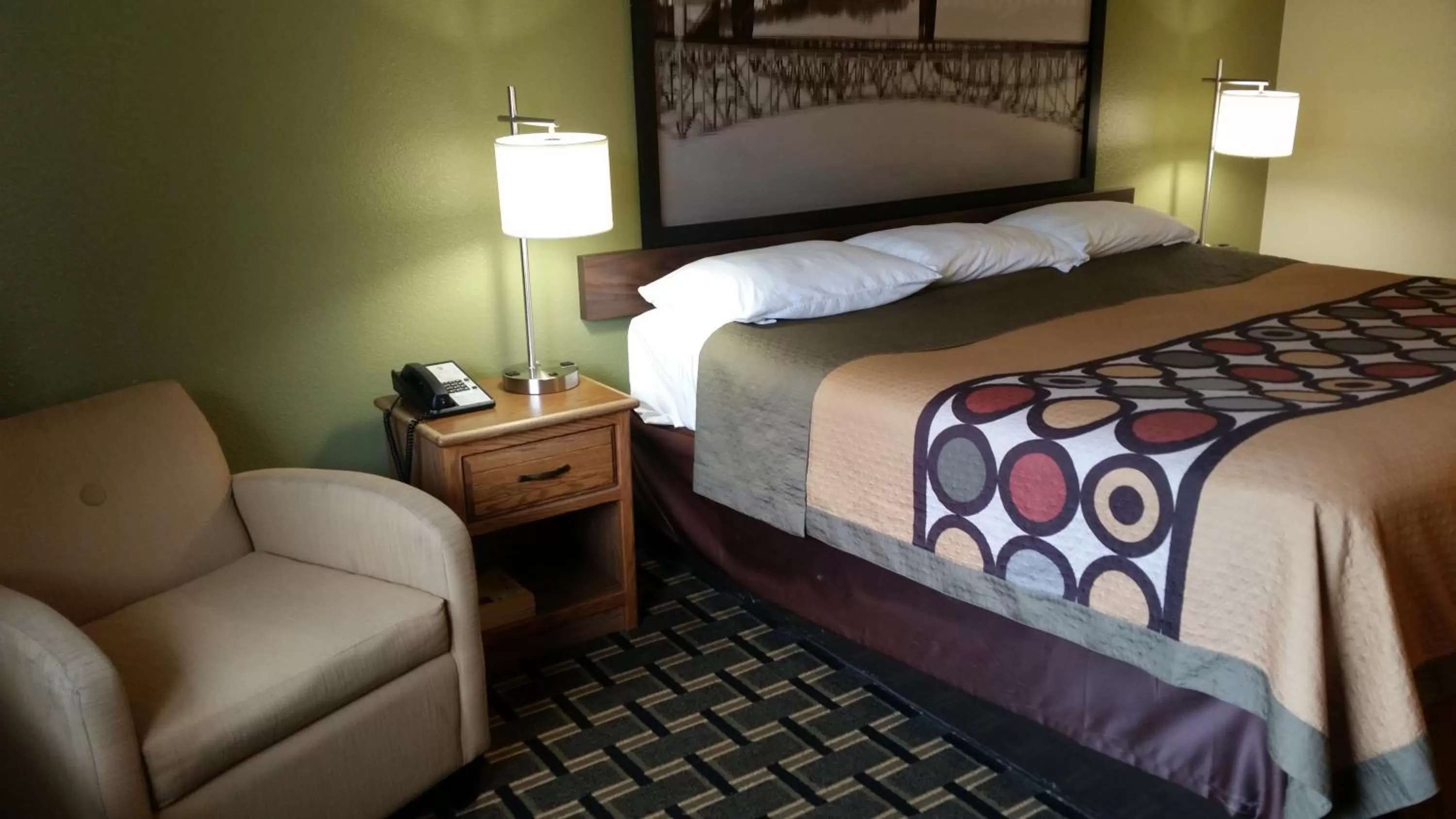 Photo of the whole room, Bed in Super 8 by Wyndham Wheeling WV