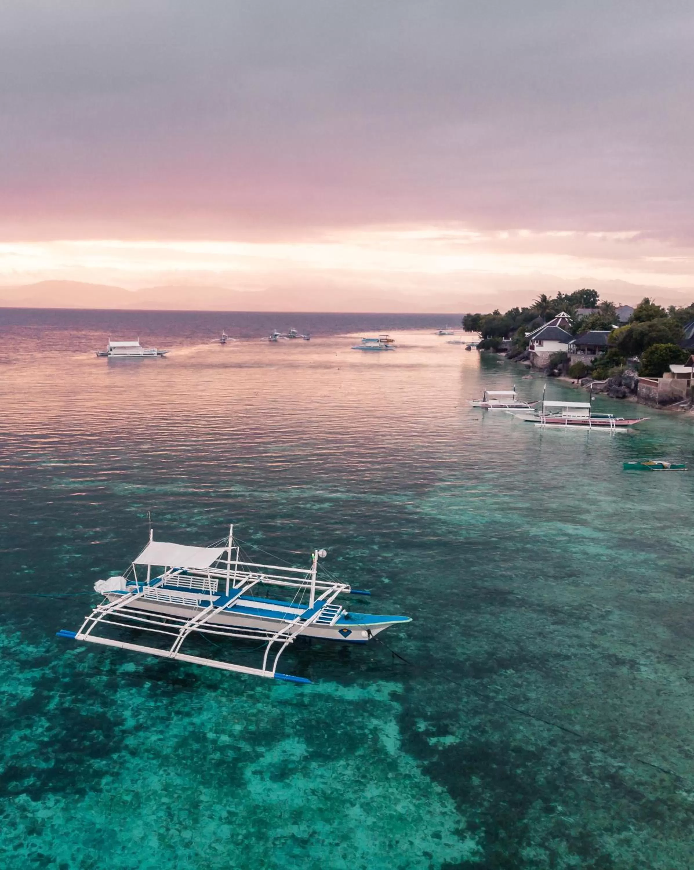 Snorkeling in Pescadores Suites Moalboal