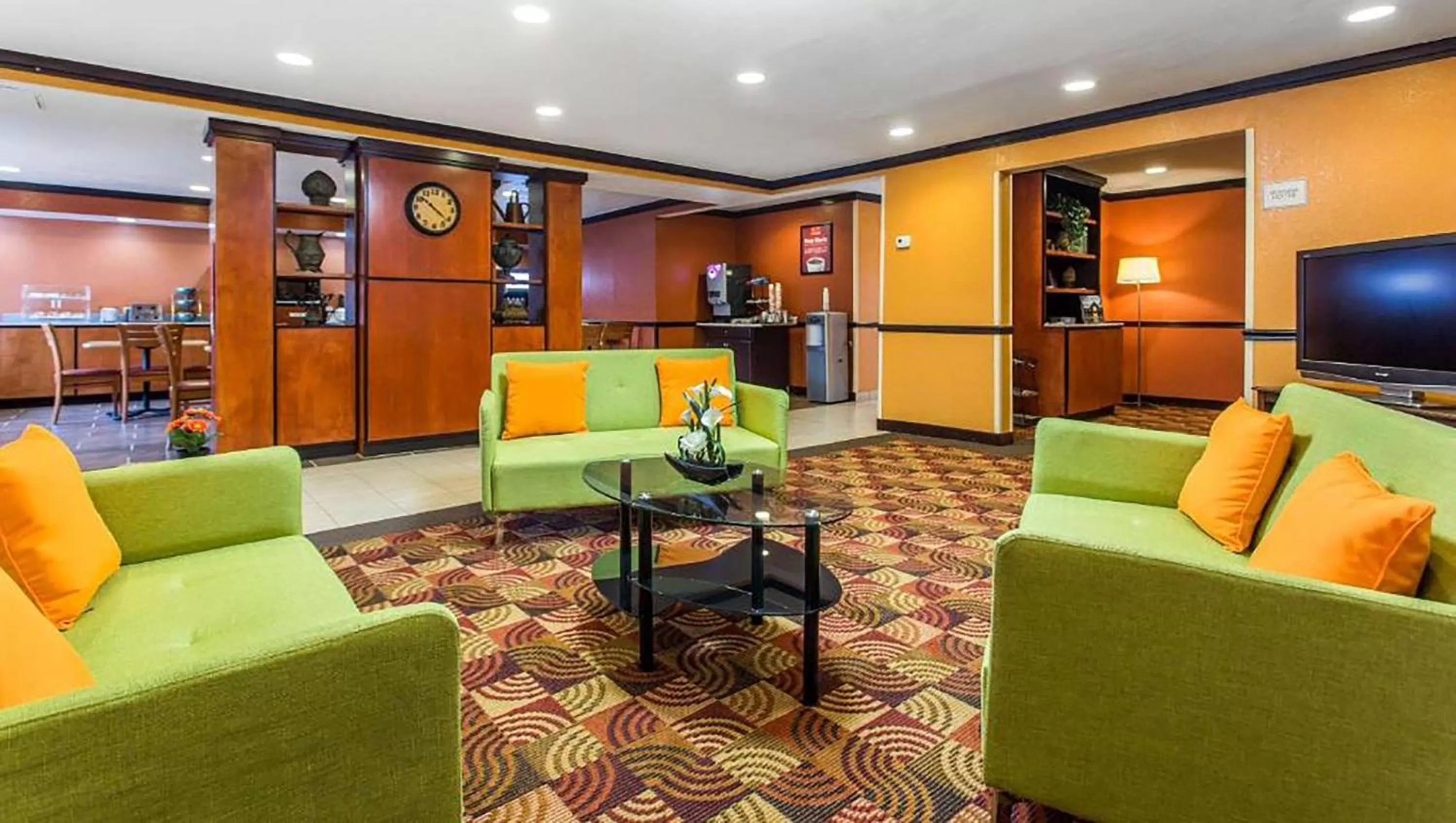 Lobby or reception in Studios & Suites 4 Less Charlotte
