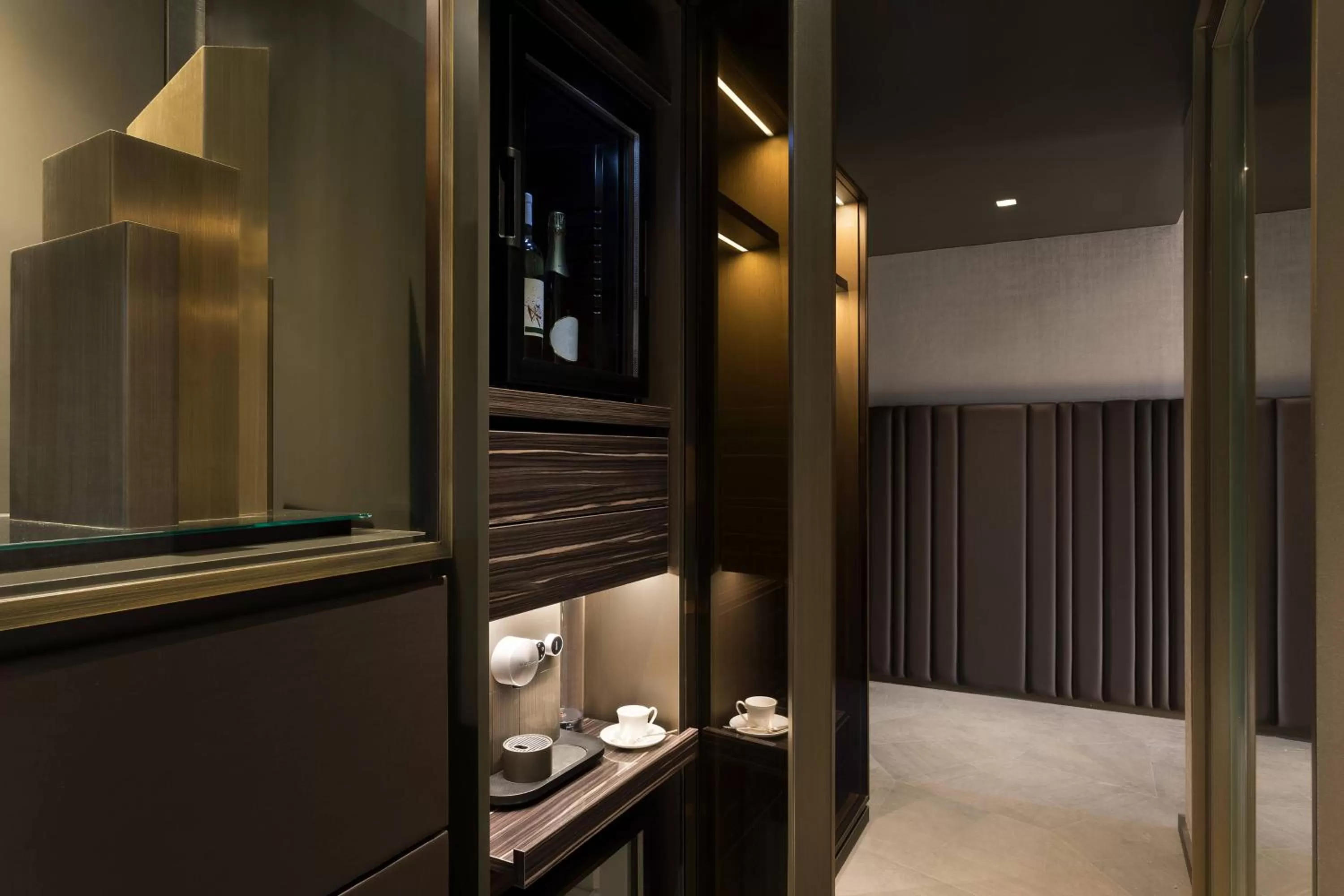 Junior Suite with King Bed in The Pantheon Iconic Rome Hotel, Autograph Collection