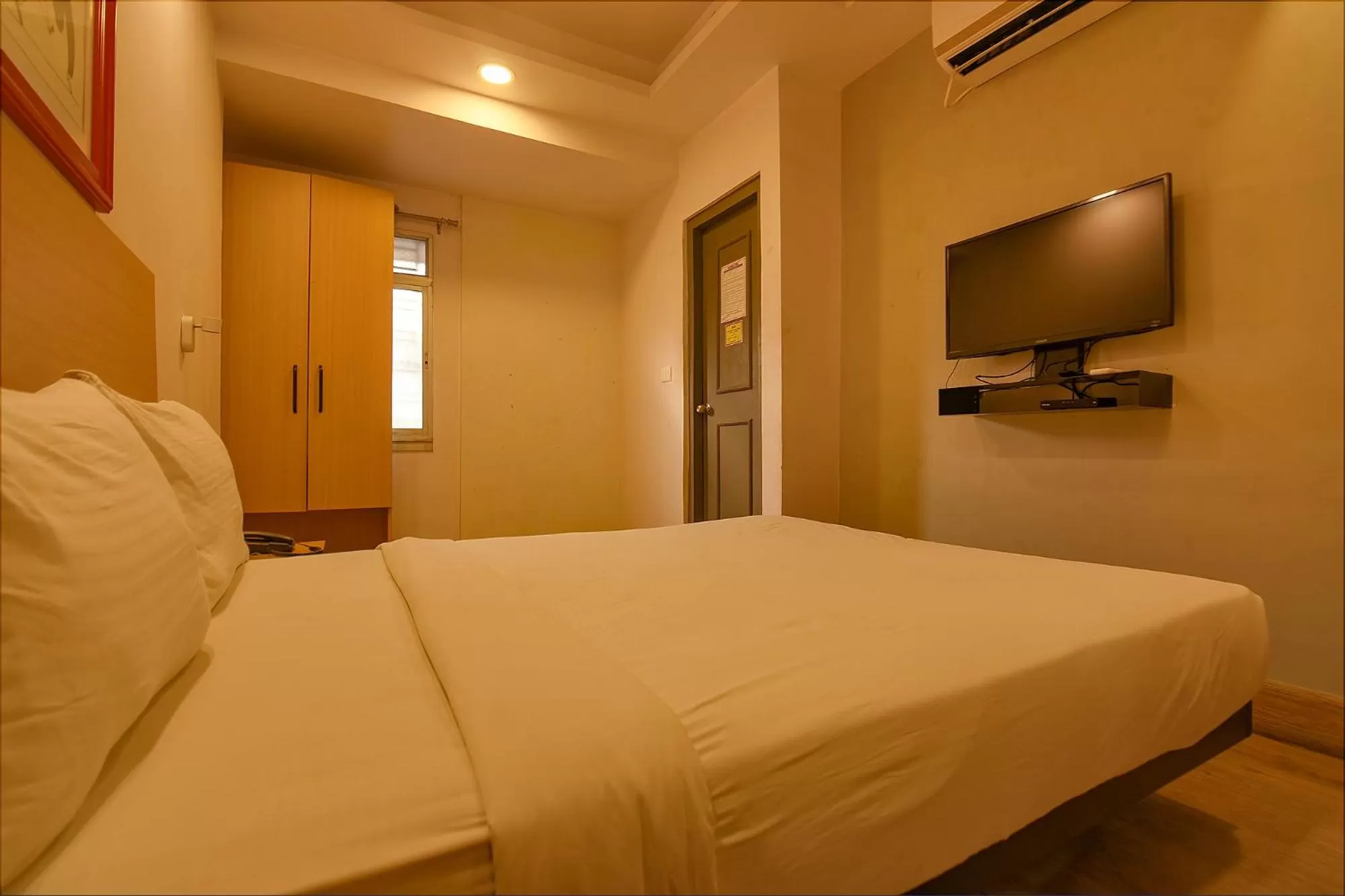 Bed in FabHotel Suncitel Dum Dum Airport