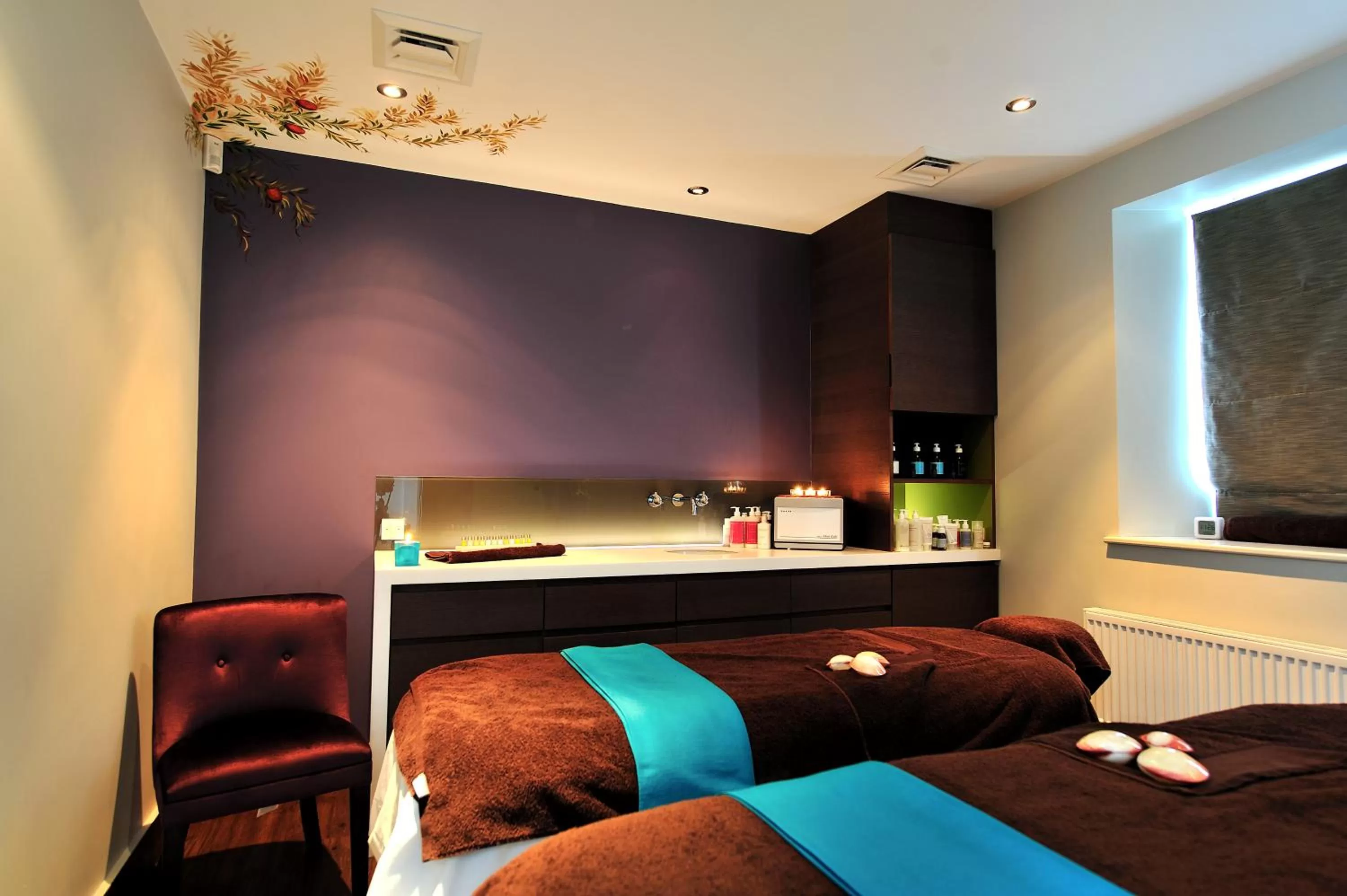 Photo of the whole room, Bed in The Cornwall Hotel Spa & Lodges