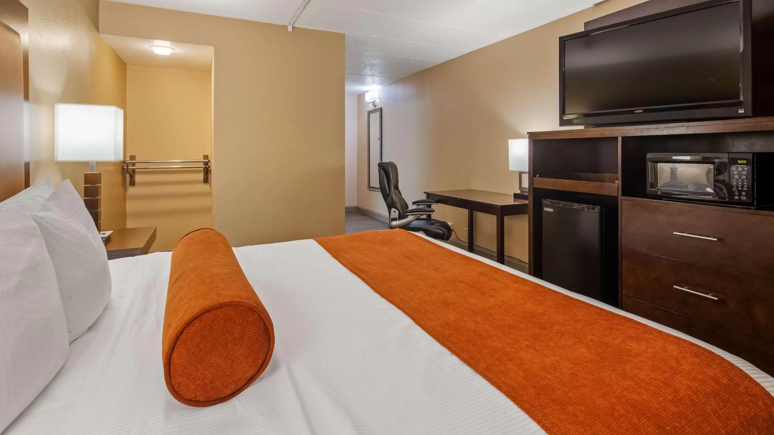 Photo of the whole room, Bed in Best Western Crossroads of the Bluffs