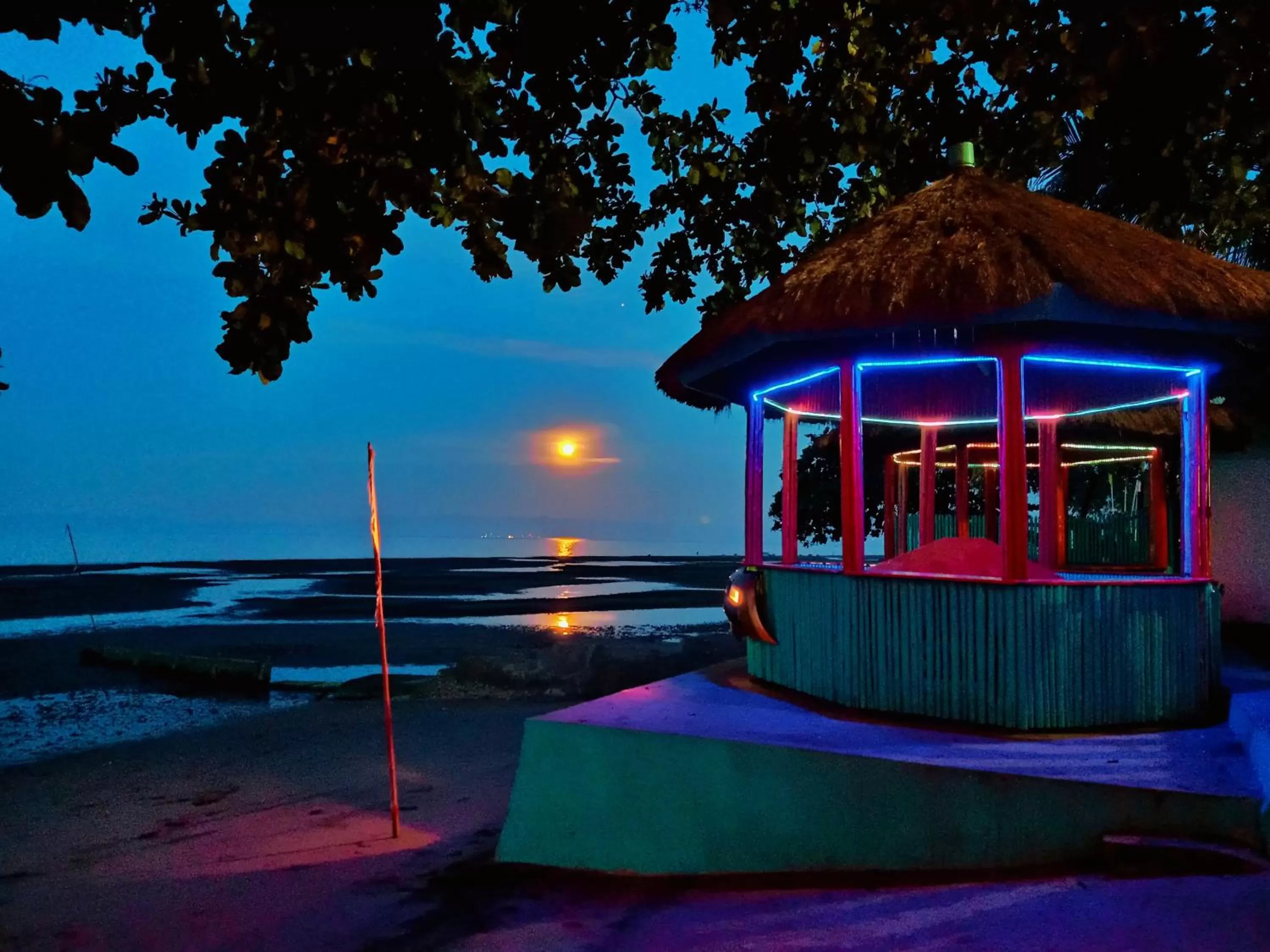 SmallFry's Beach Resort