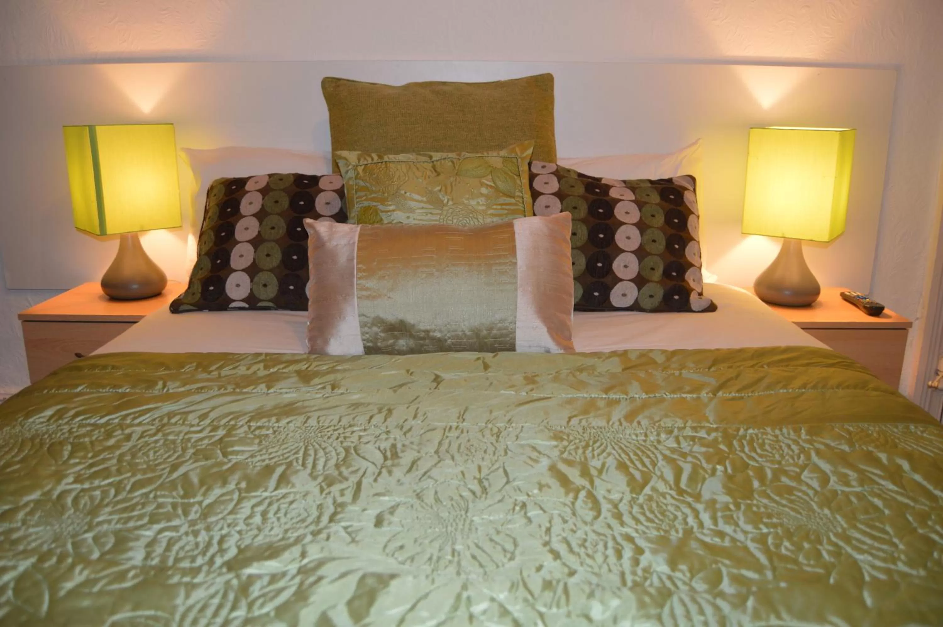 Bed in Wilsons Hotel - Blackpool Tower View