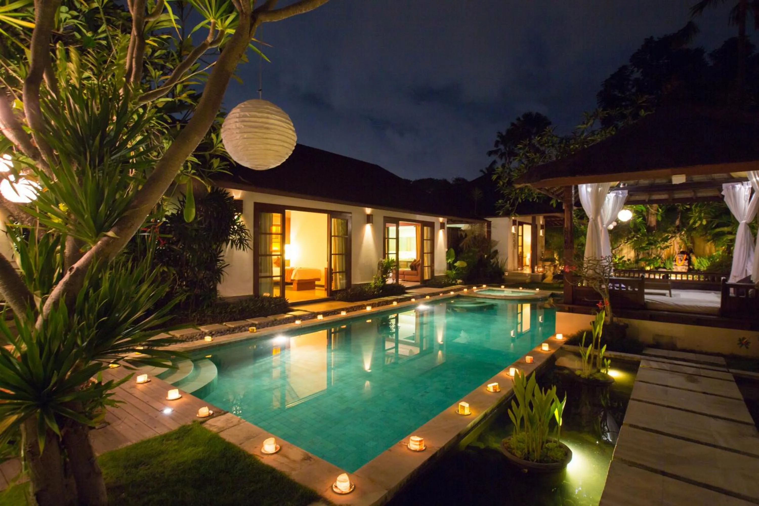 Night in Villa Seriska Satu Sanur