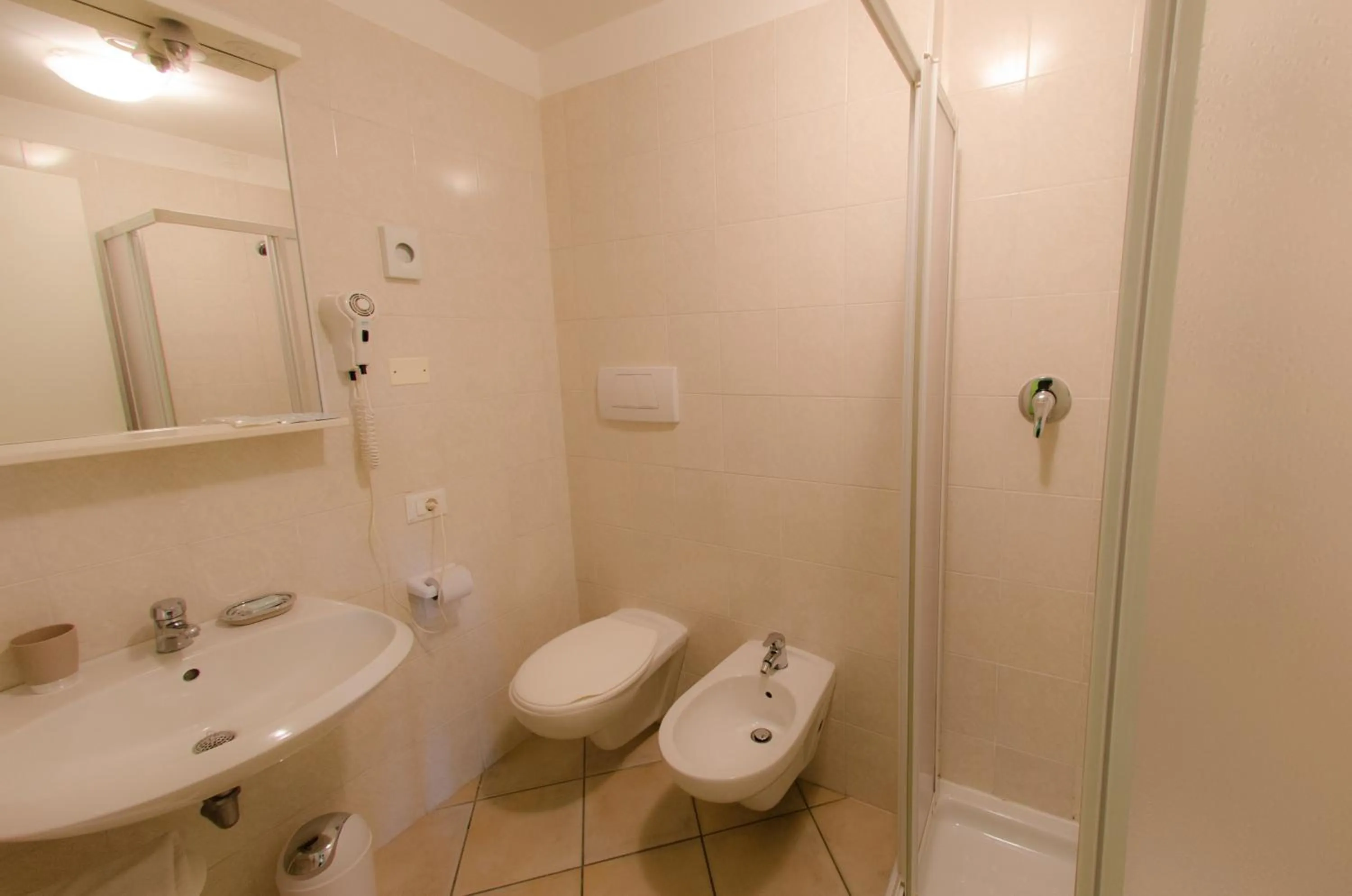 Bathroom in Hotel Venezia Park - ENJOY HOLIDAY