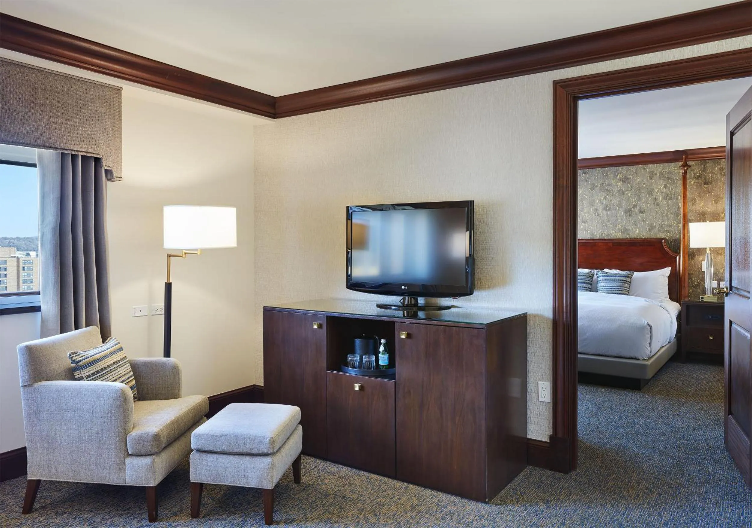 Photo of the whole room, Bed in The Towers at The Kahler Grand