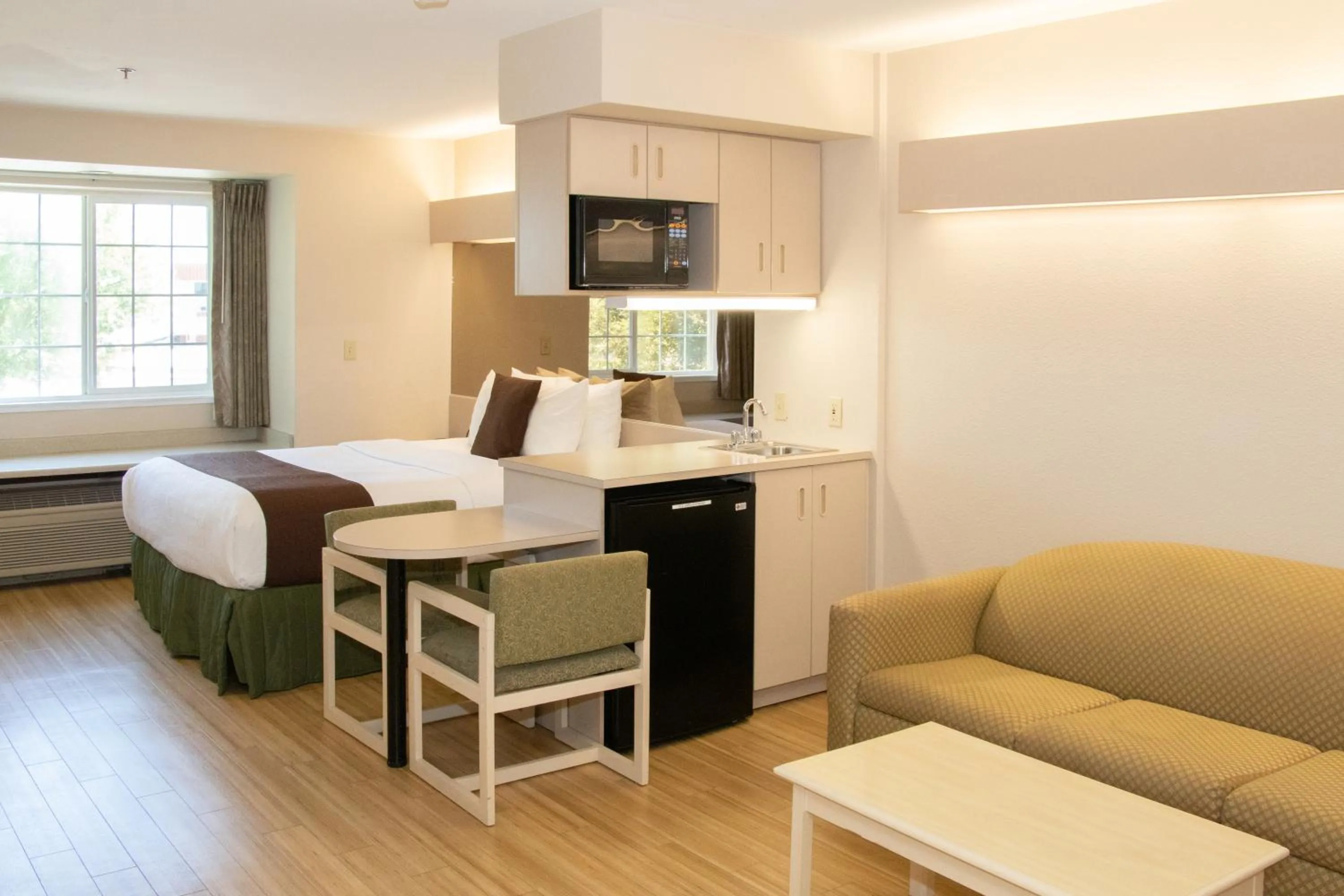 Bed in Microtel Inn & Suites Lodi