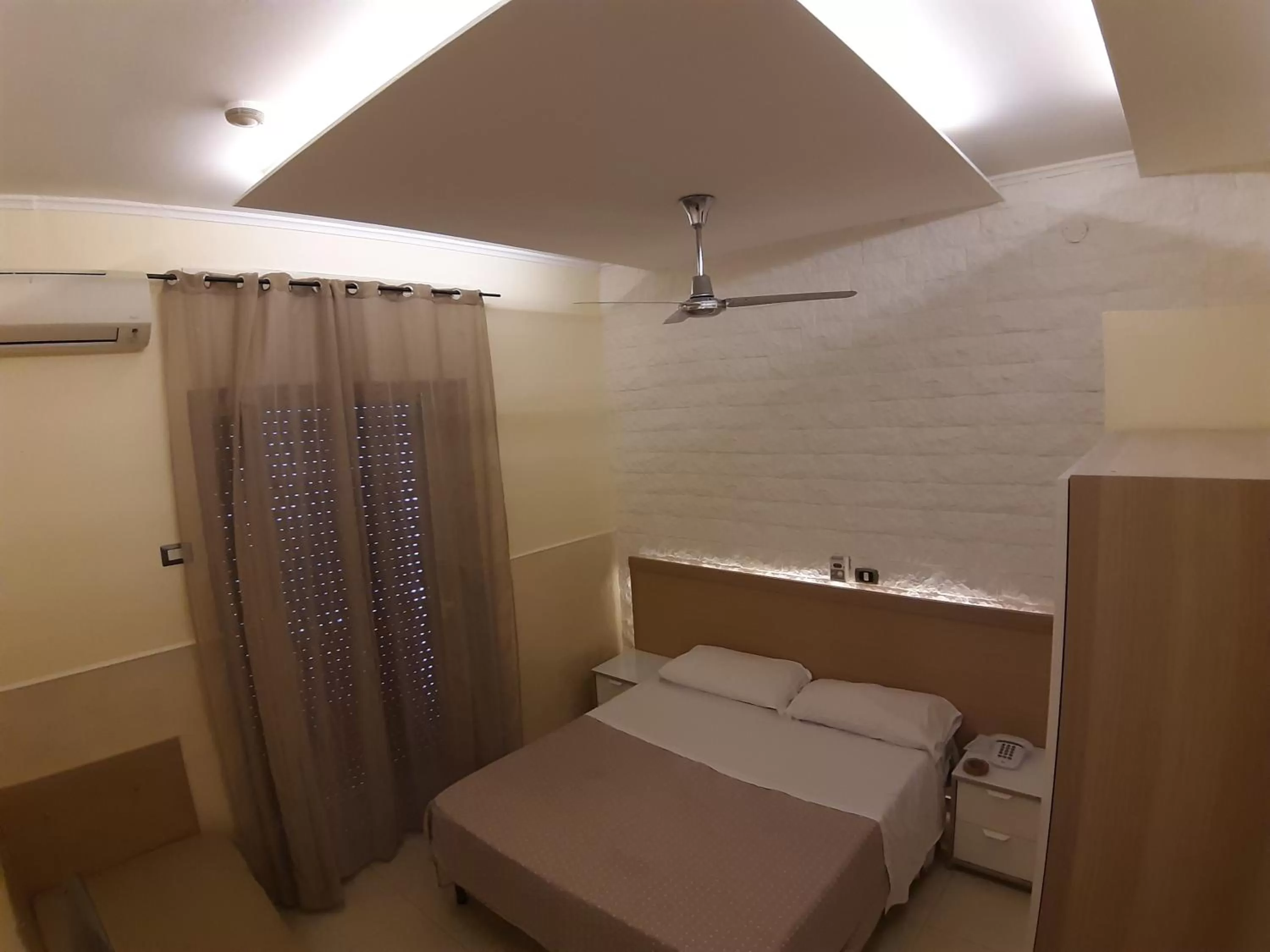 Bed in Albergo Viola