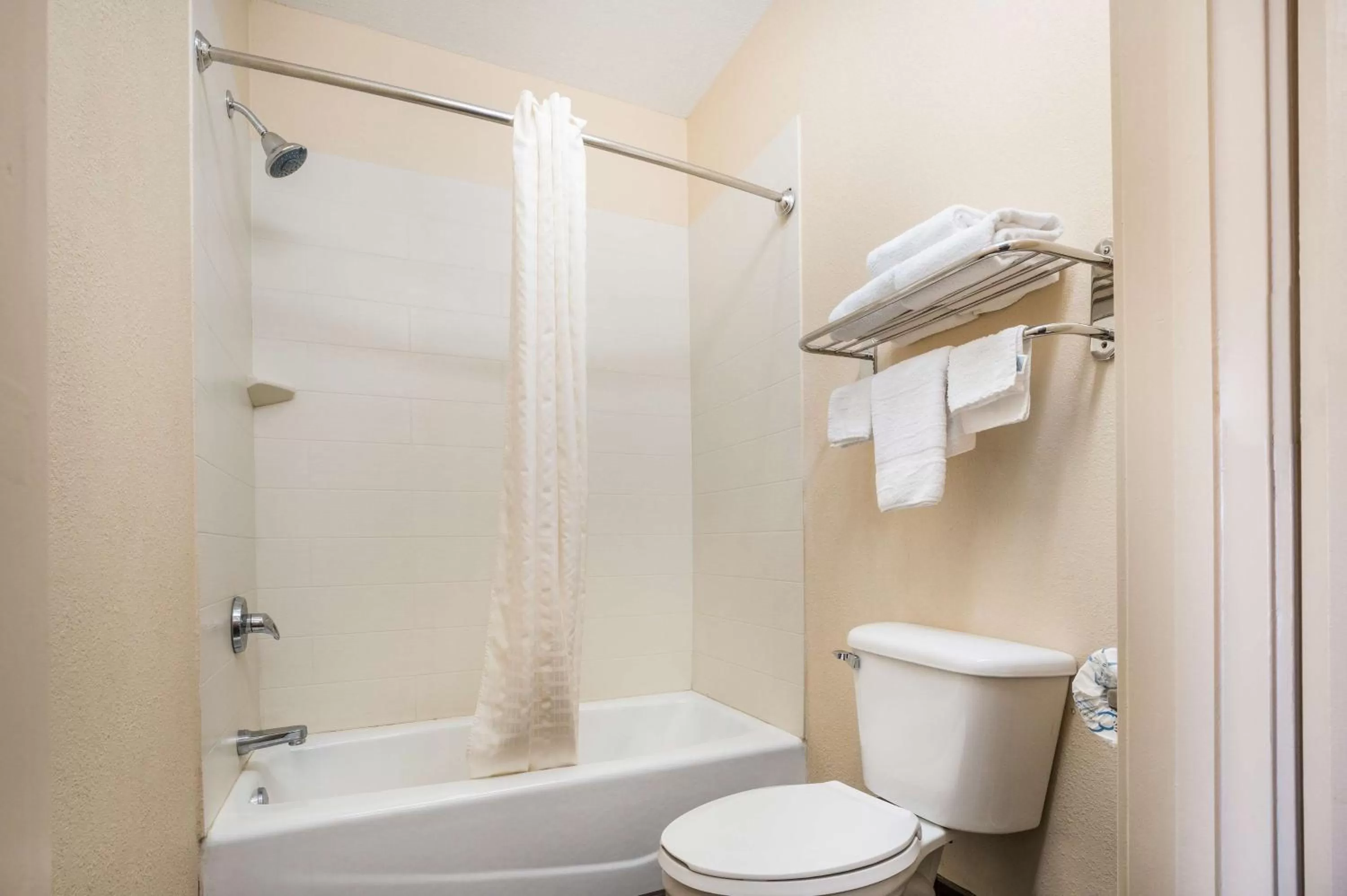 Photo of the whole room in SureStay Hotel by Best Western Alice