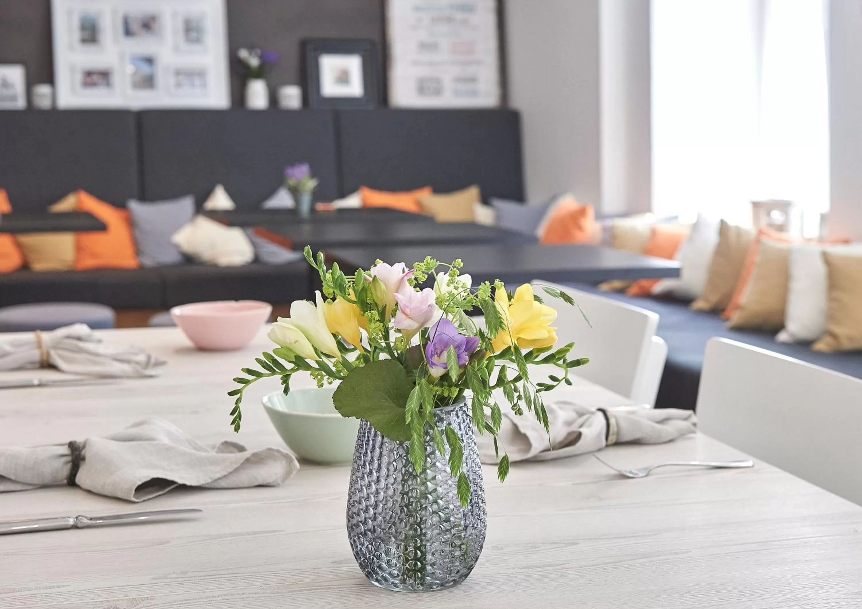 Lounge or bar, Bed in Hotel Central Luzern