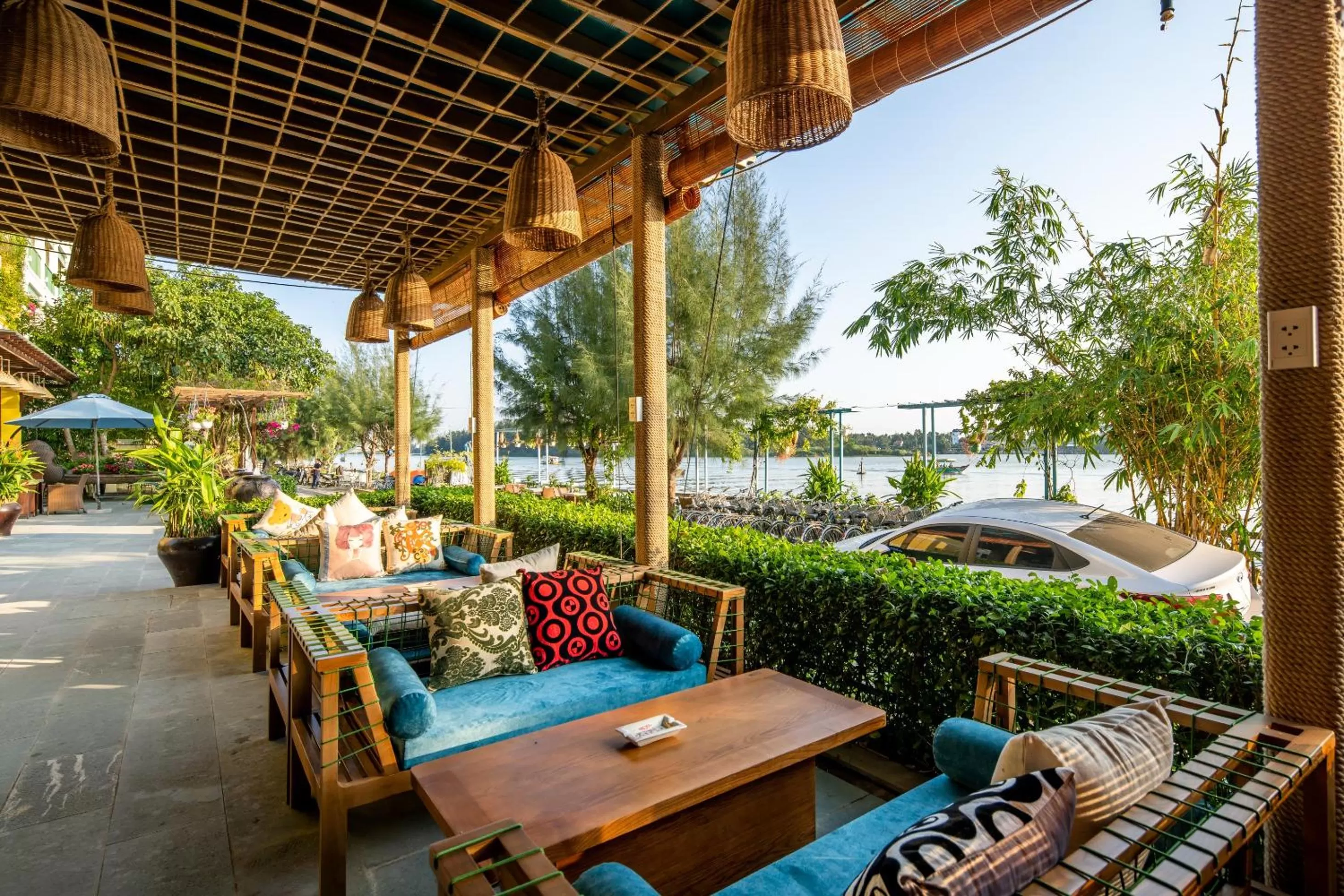 Lounge or bar in TRIPLE Riverside Villa Hotel HoiAn