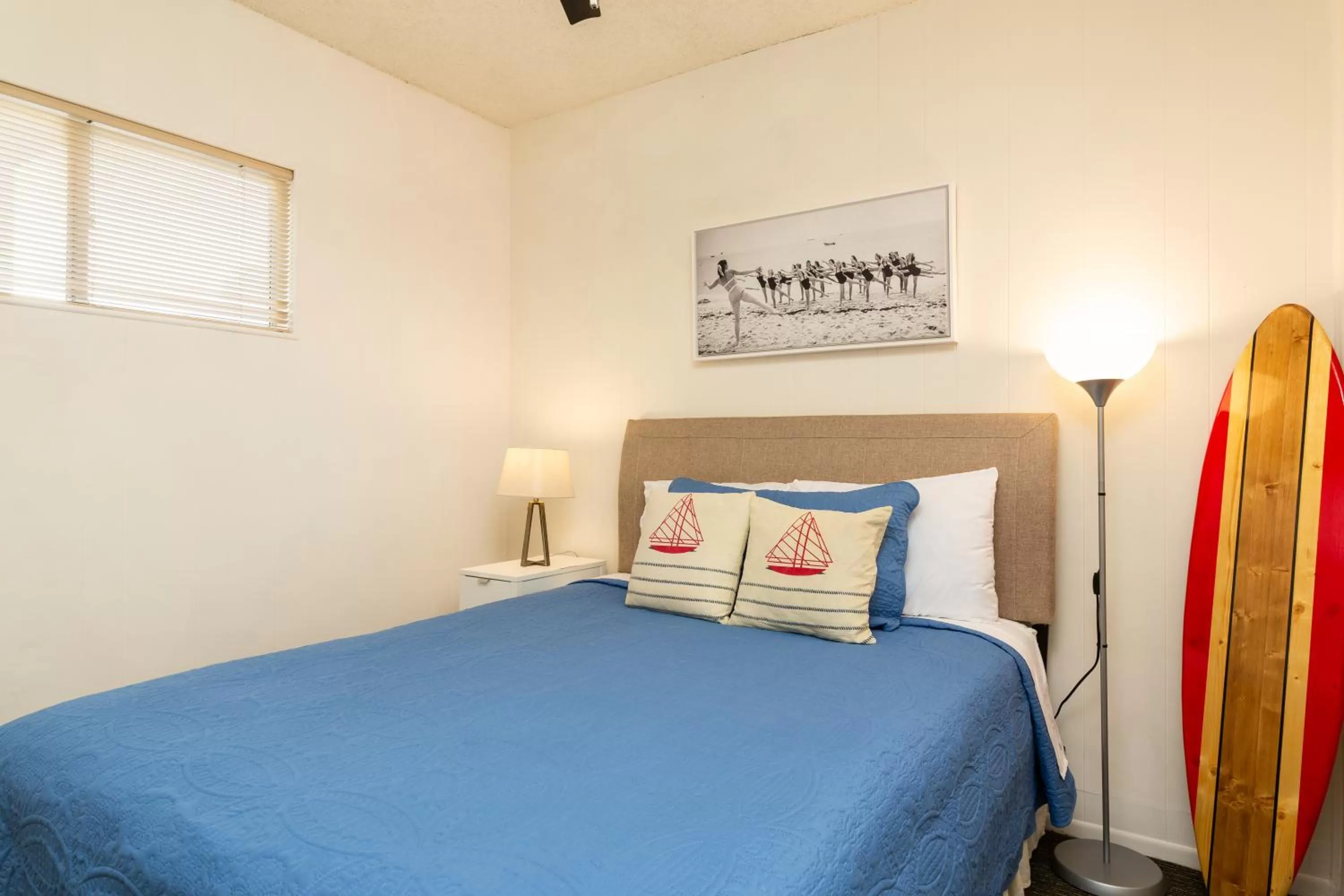 Bedroom, Bed in The Sea View Inn At The Beach