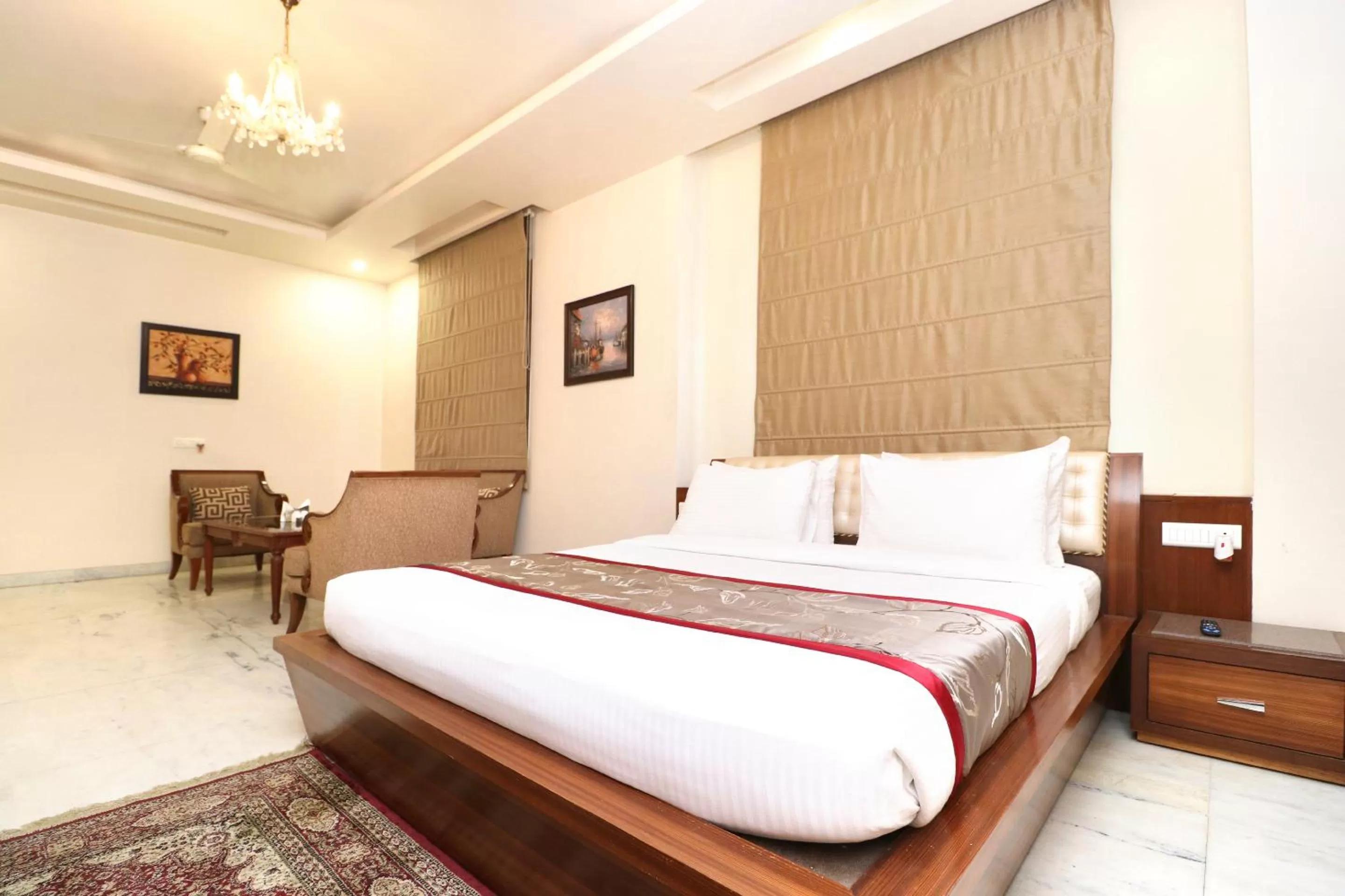 Bedroom, Bed in Hotel Leela Grande