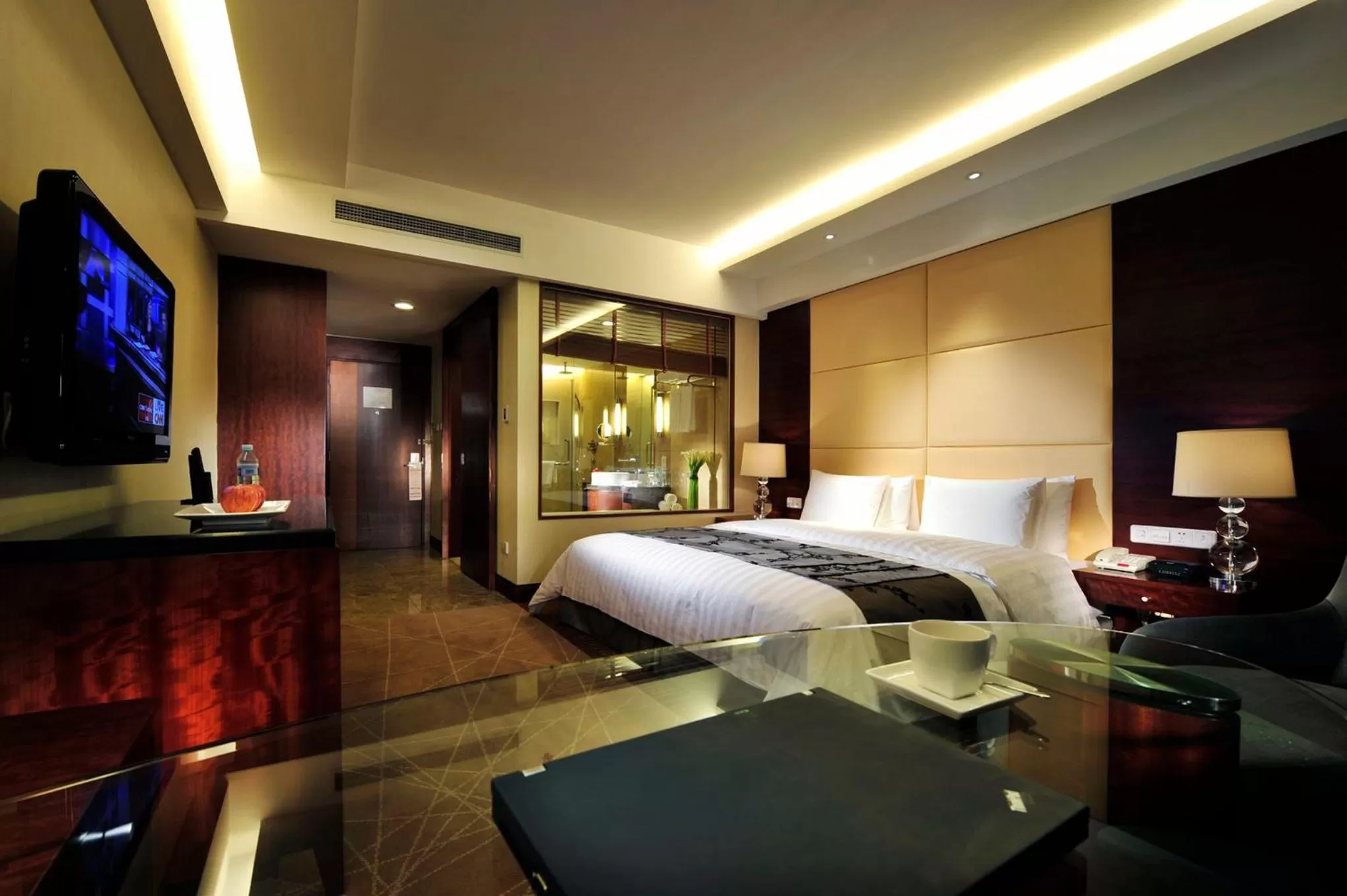 Photo of the whole room, Bed in Crowne Plaza Beijing International Airport by IHG