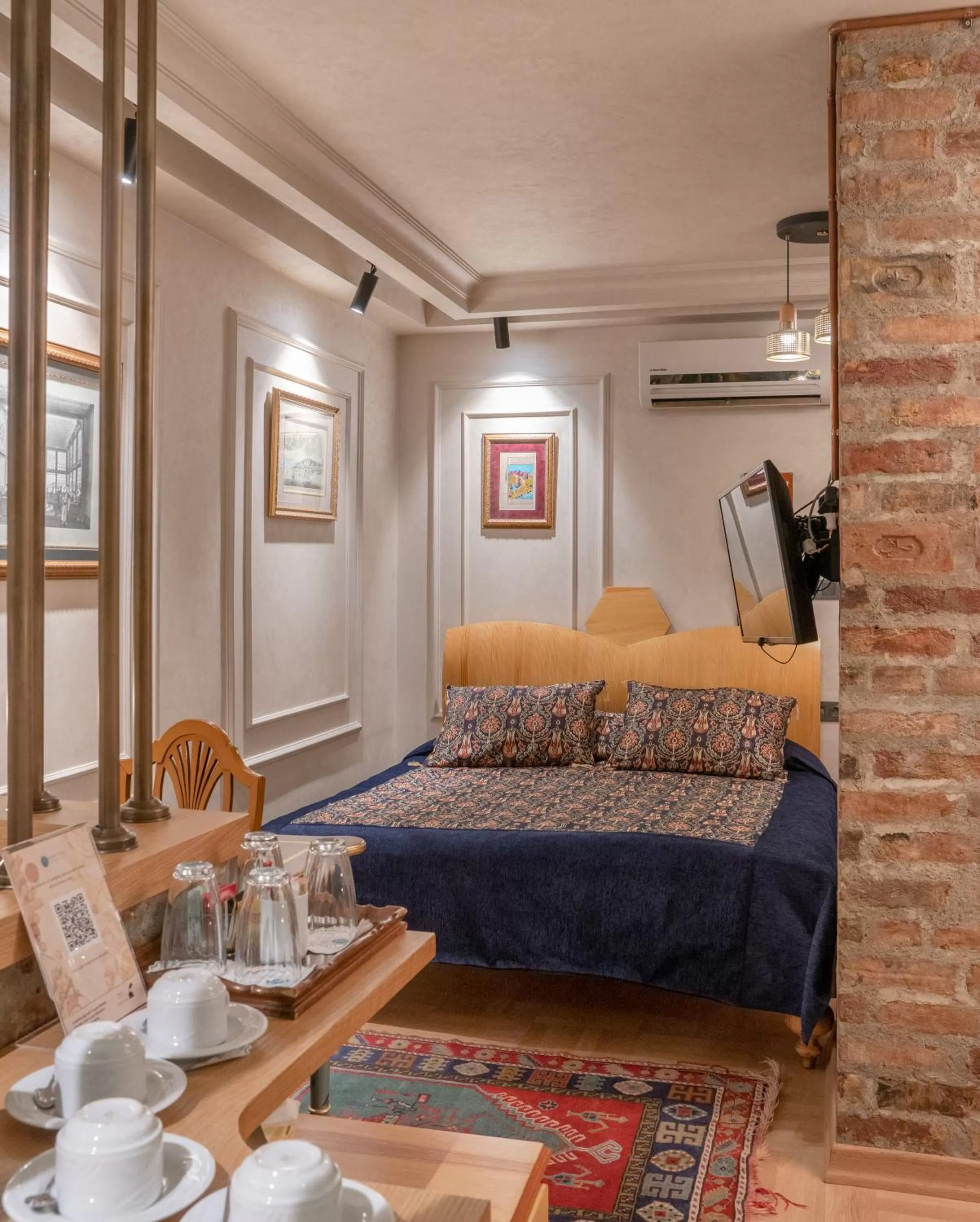 Bed in Hotel Niles Istanbul