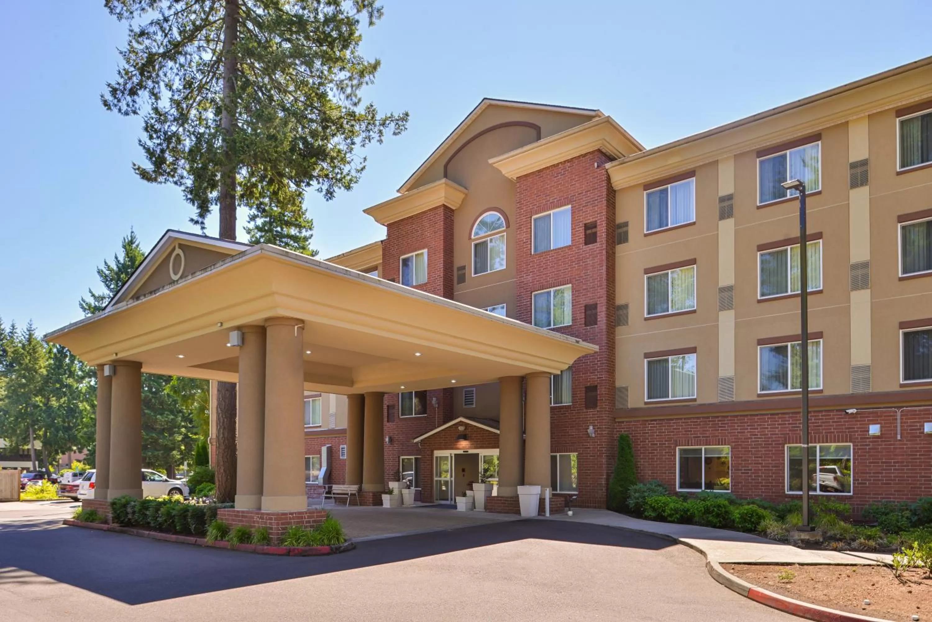 Holiday Inn Express & Suites Lacey - Olympia by IHG