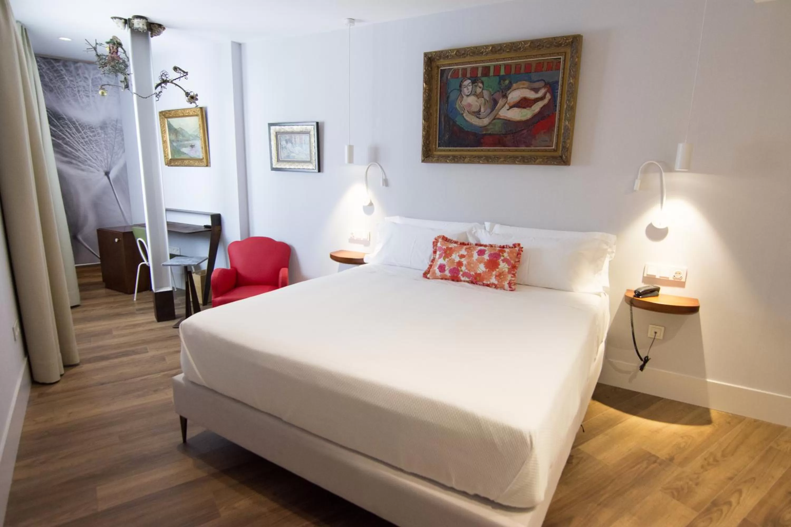 Bedroom, Bed in Hotel Oleum - Parking Gratuito bajo disponibilidad y reserva previa