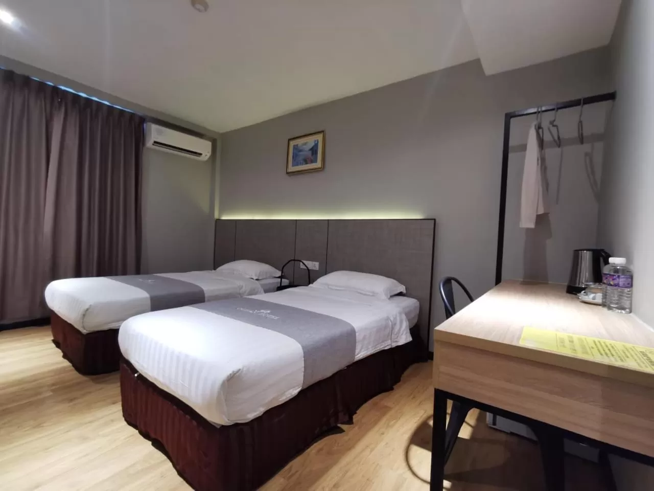 Photo of the whole room, Bed in OCEAN HOTEL