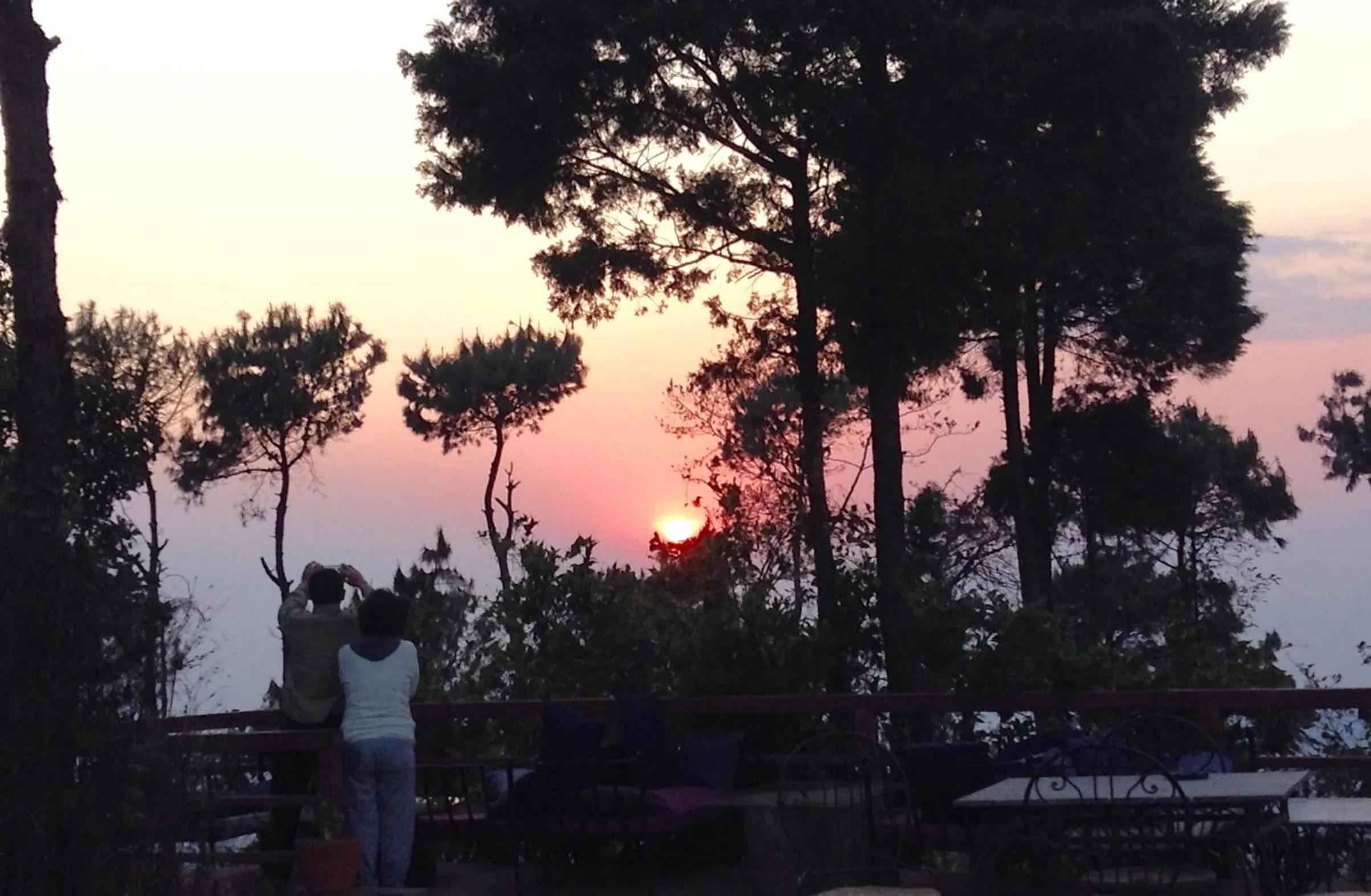 Restaurant/places to eat in Hotel At The End Of The Universe