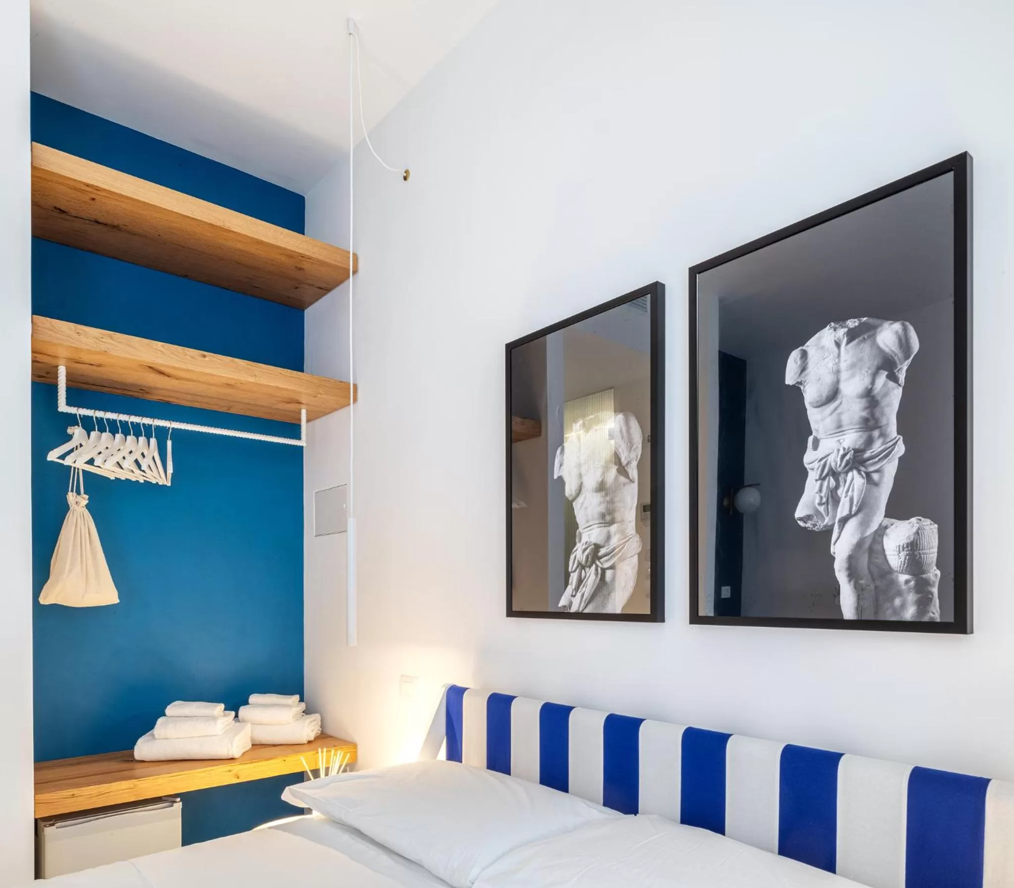 Photo of the whole room in Near Ortigia