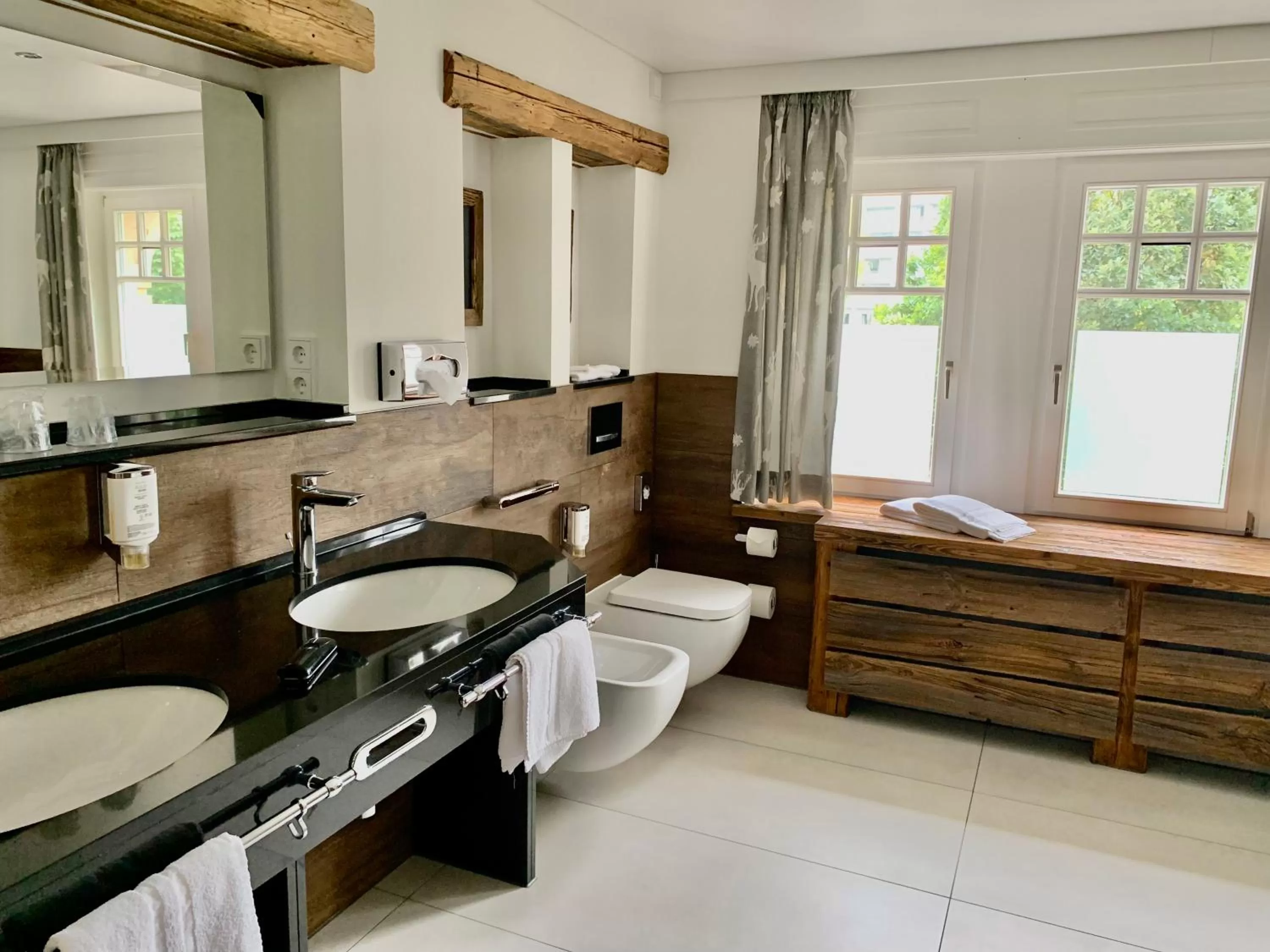 Bathroom in Villa Thea Hotel am Rosengarten