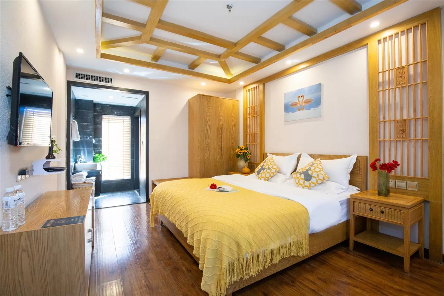 Bedroom in Lijiang Gemmer Hotel