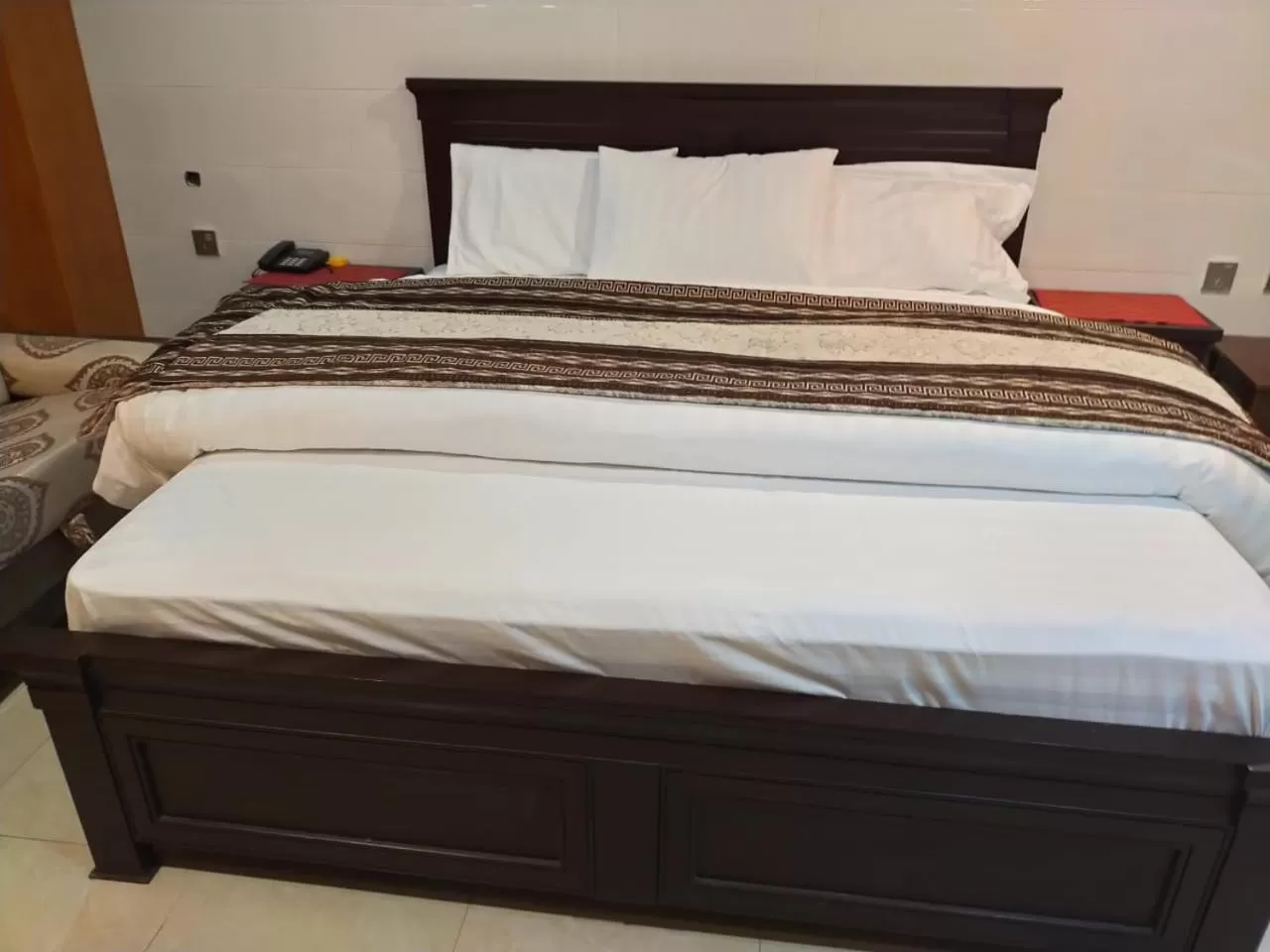 Bed in Shagufta Royal Hotel Murree