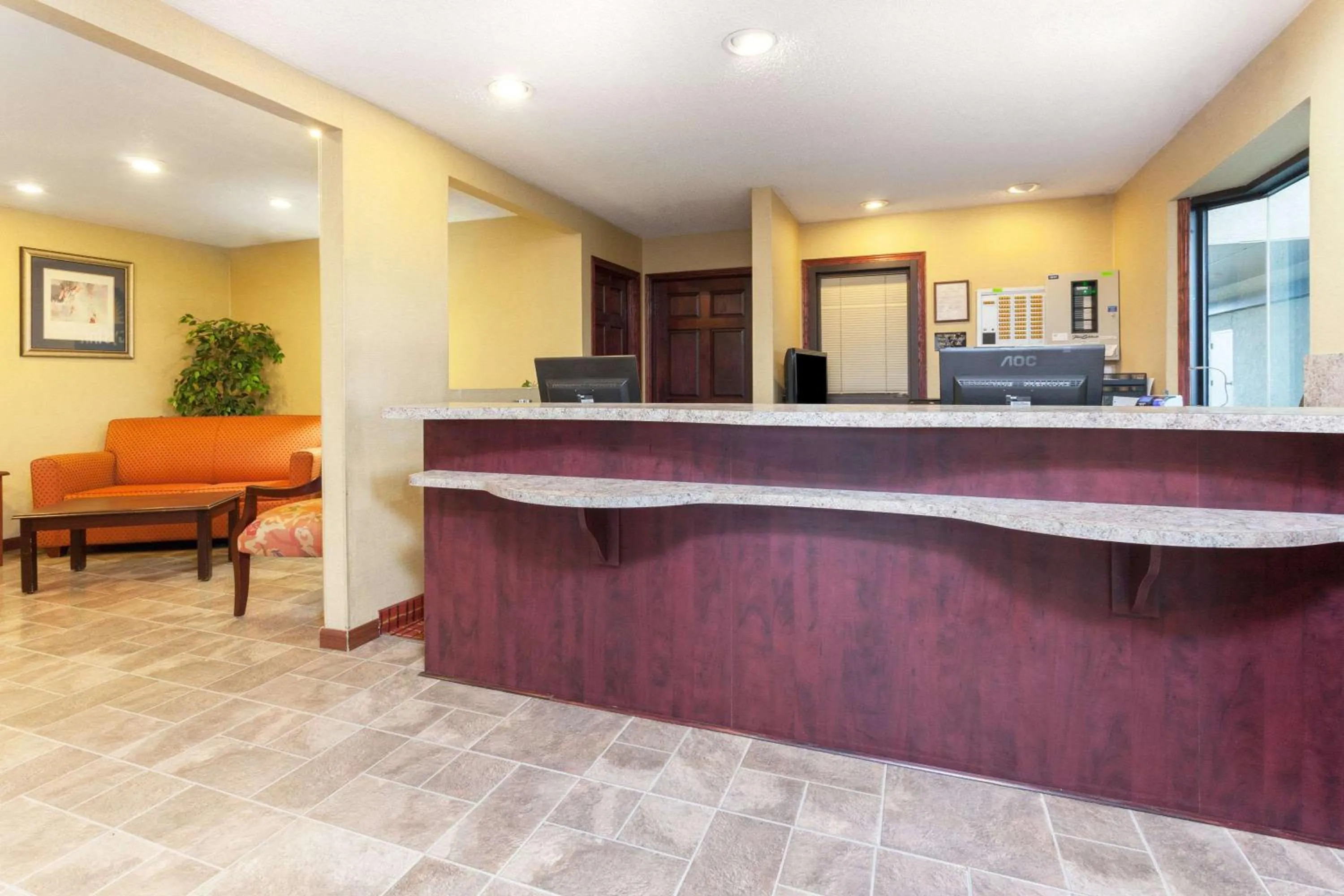 Lobby or reception in Days Inn by Wyndham Maumee/Toledo
