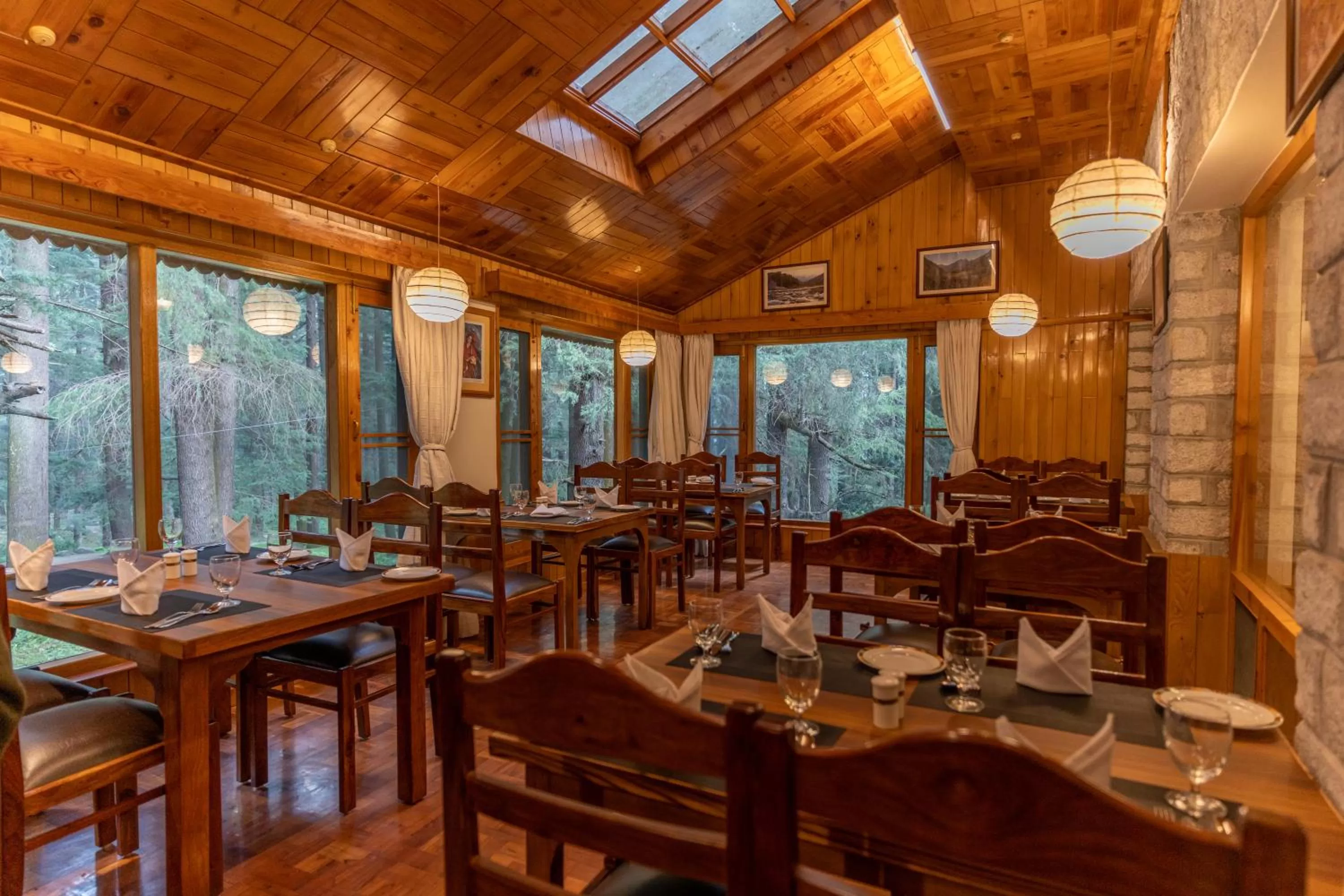 Restaurant/places to eat in Hotel Negi's Mayflower A heritage Since 1965