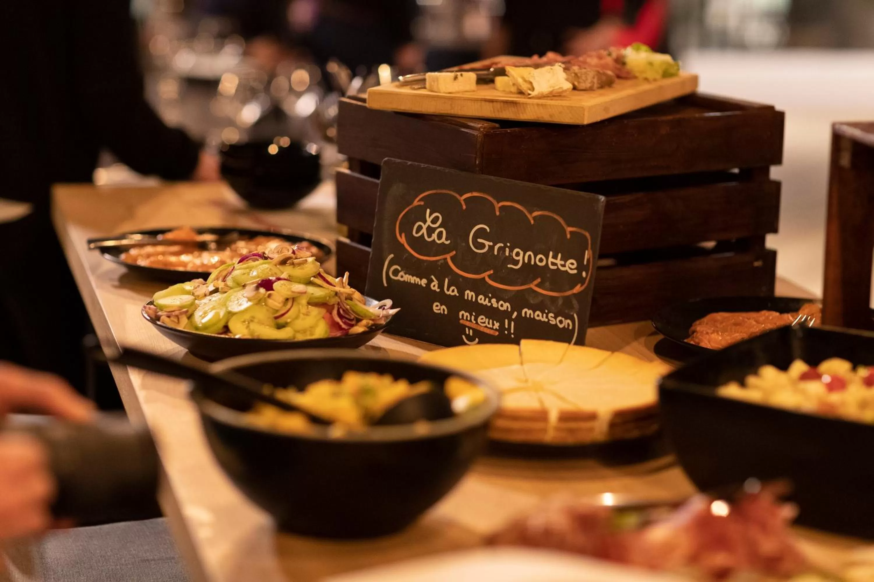 Restaurant/places to eat in Mercure Château de Fontainebleau