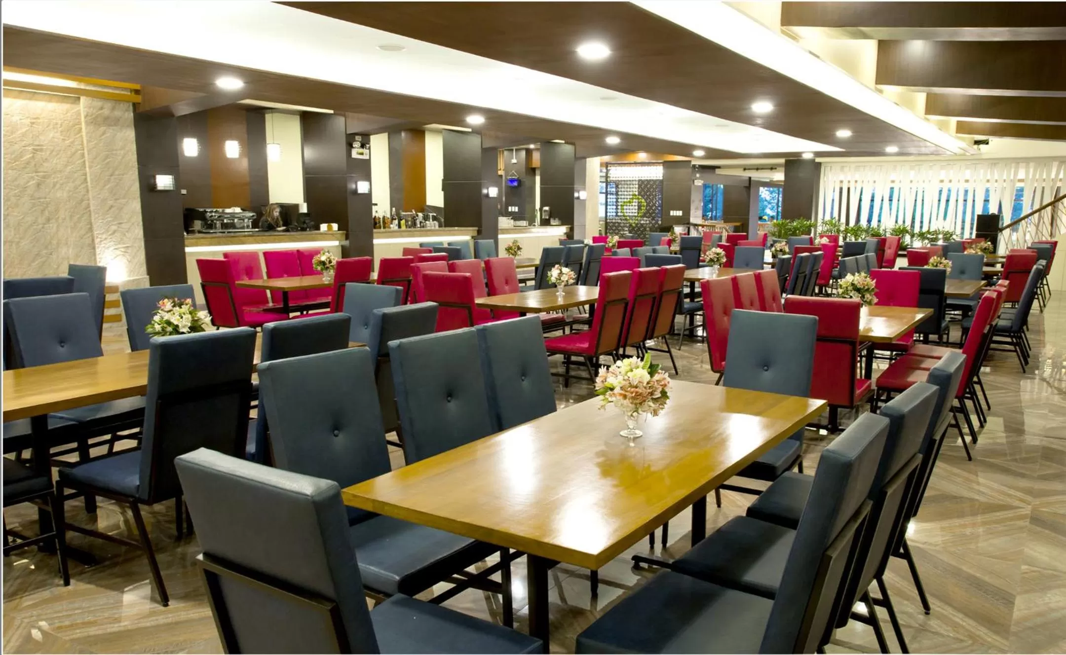 Restaurant/places to eat in Venus Parkview Hotel